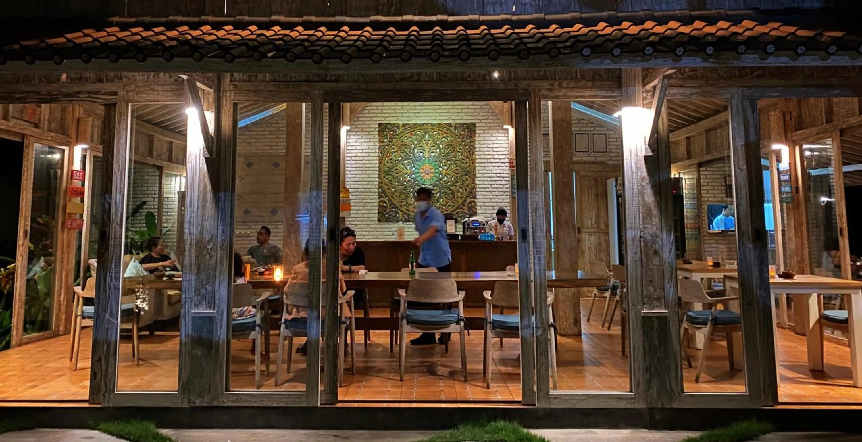 Restaurant/places to eat in Wide Sands Beach Retreat