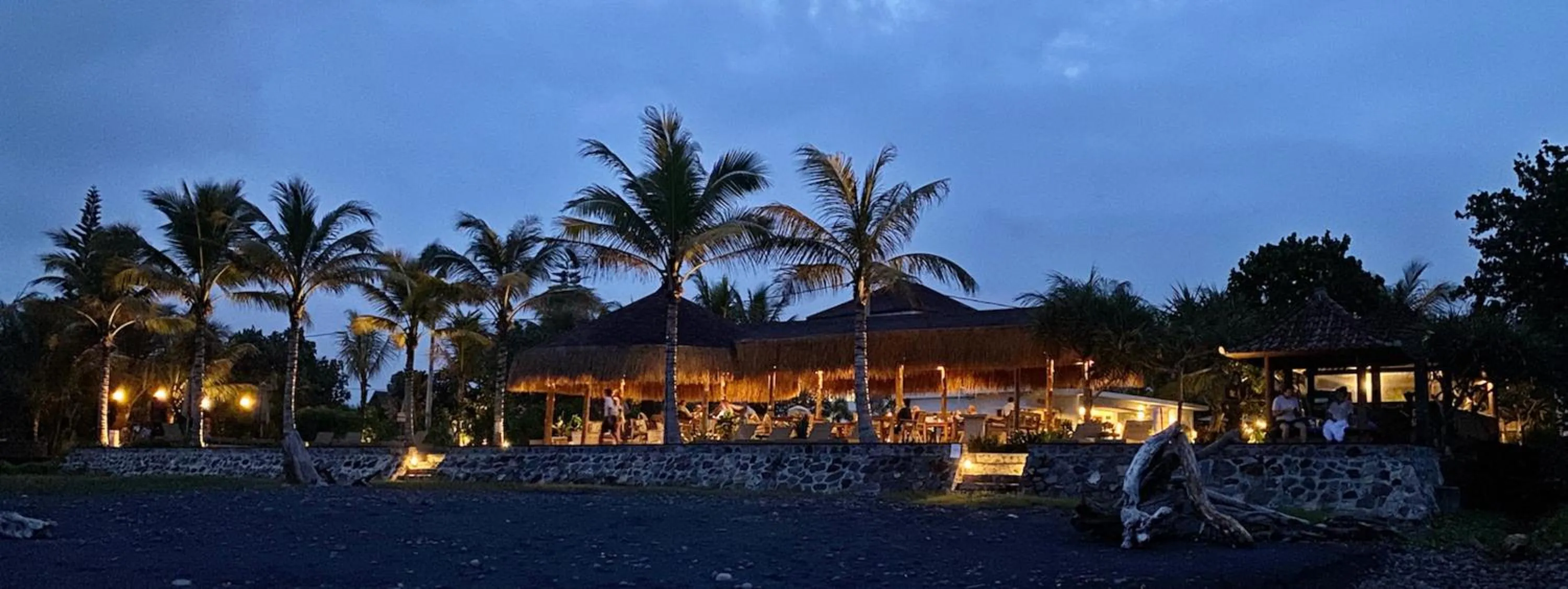 Property building in Wide Sands Beach Retreat