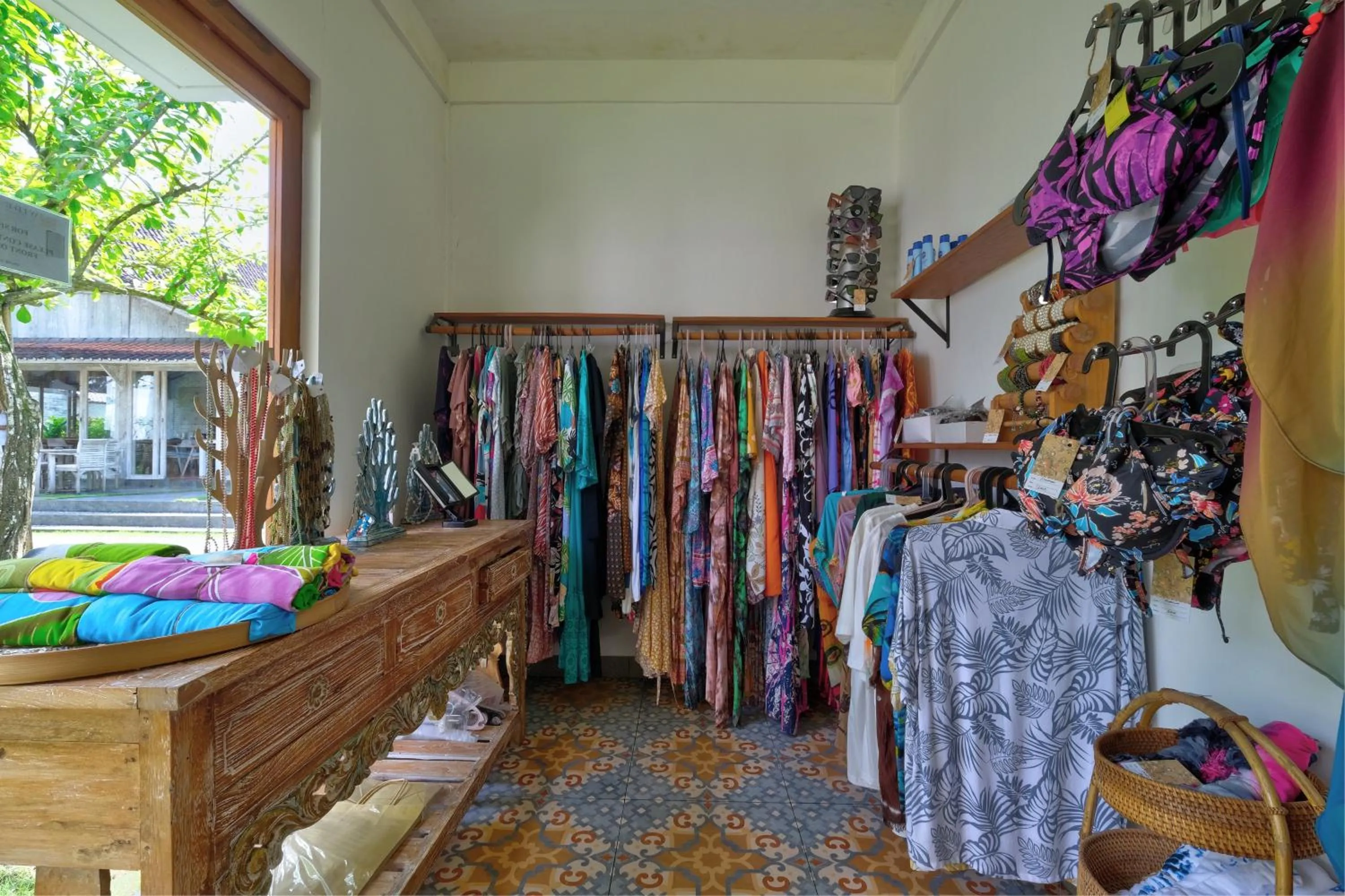 On-site shops in Wide Sands Beach Retreat