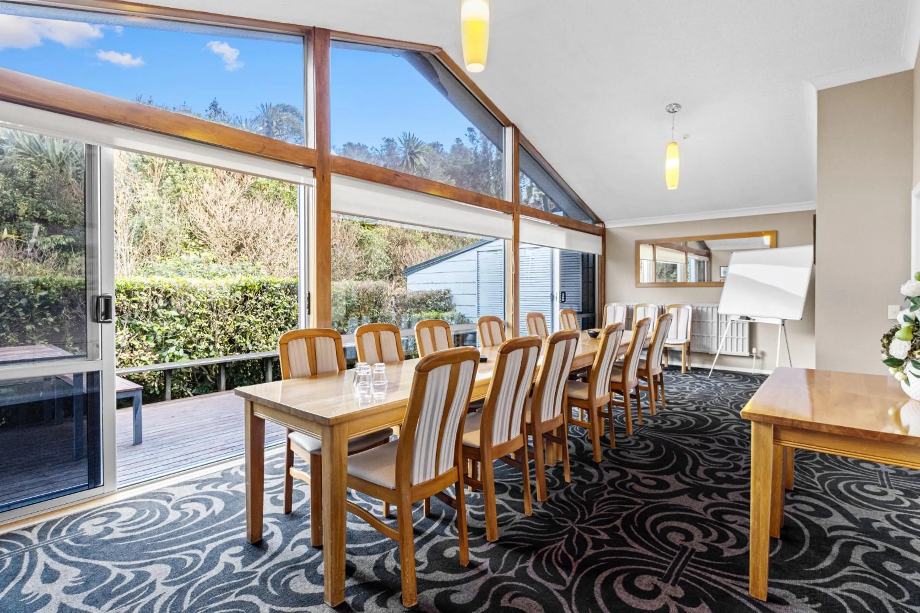 Restaurant/places to eat in Ngati Ruanui Mountain Lodge