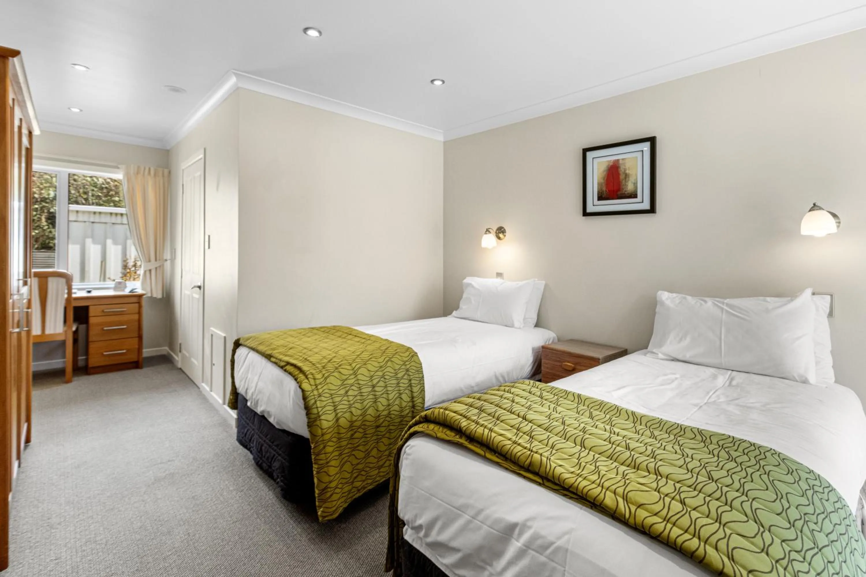Photo of the whole room, Bed in Ngati Ruanui Mountain Lodge