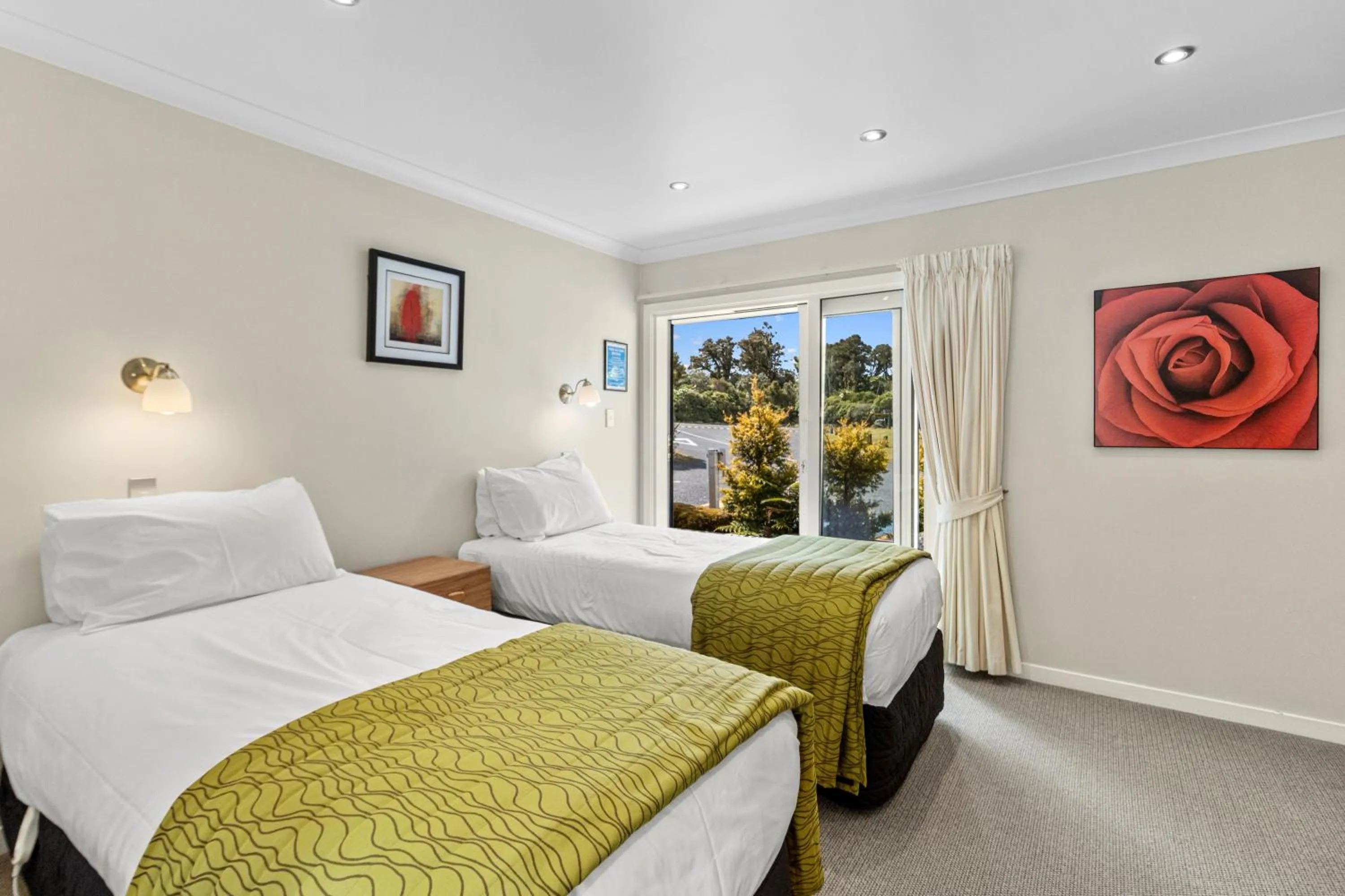 Bed in Ngati Ruanui Mountain Lodge