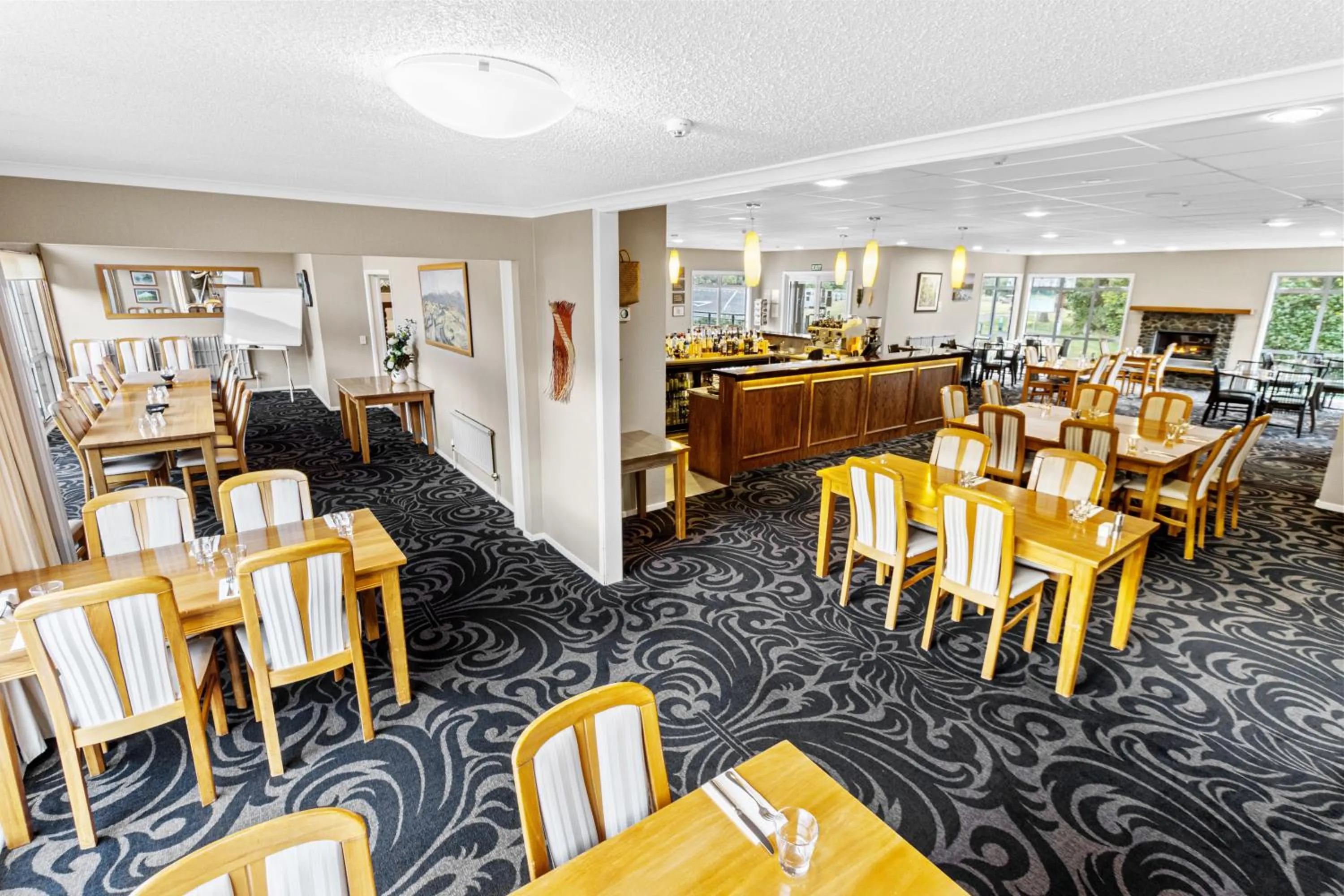 Restaurant/places to eat in Ngati Ruanui Mountain Lodge