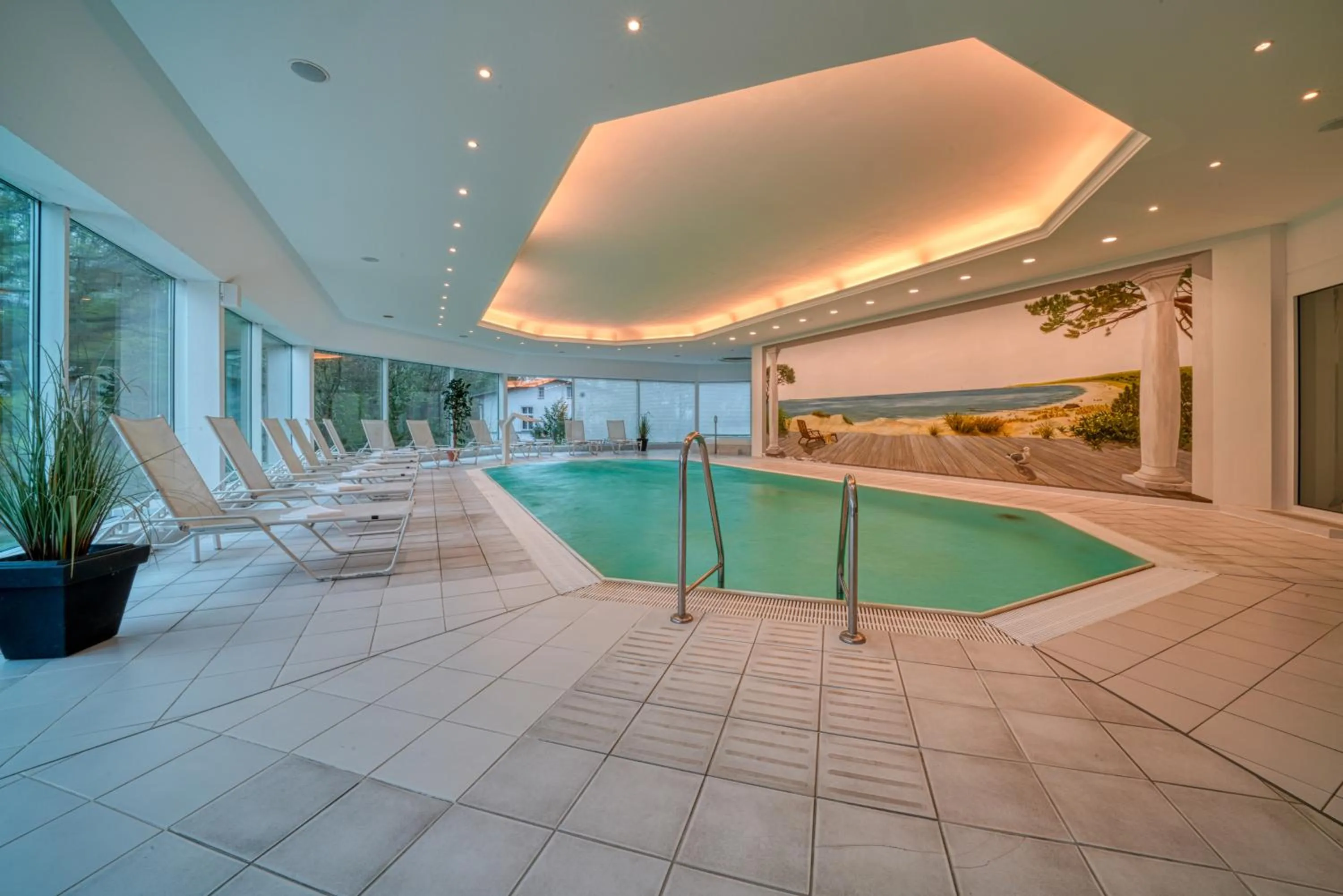 Swimming pool in Parkhotel Am Glienberg by NP