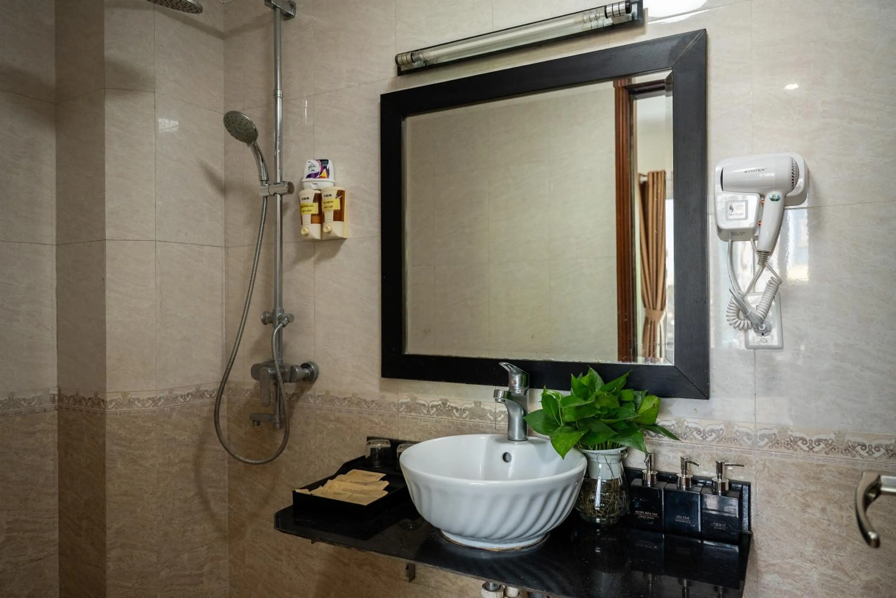 Bathroom in Chariot Hotel