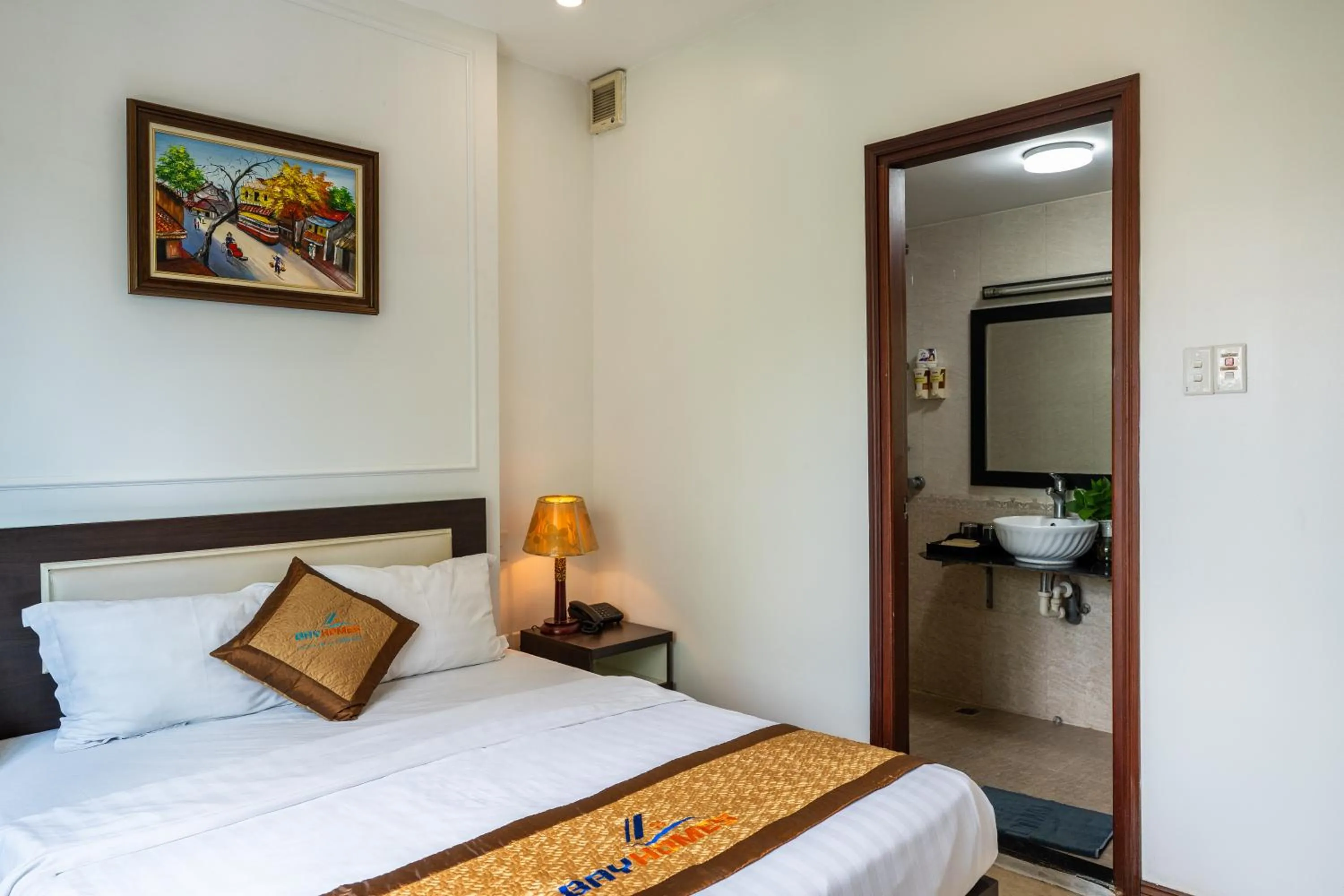 Bed in Chariot Hotel