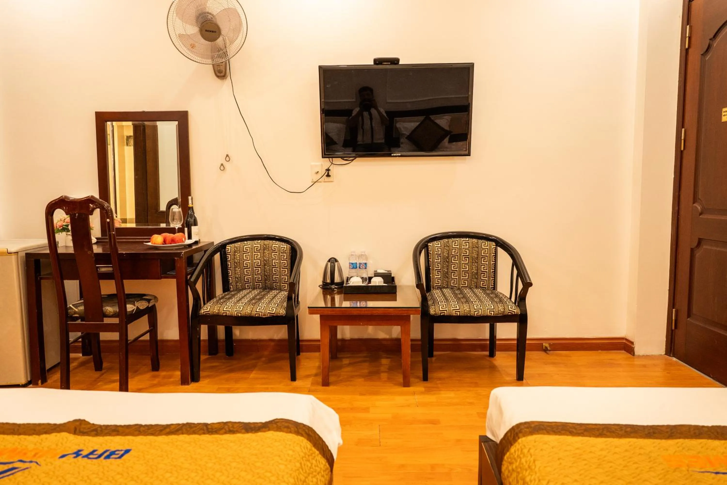 Photo of the whole room, Bed in Chariot Hotel