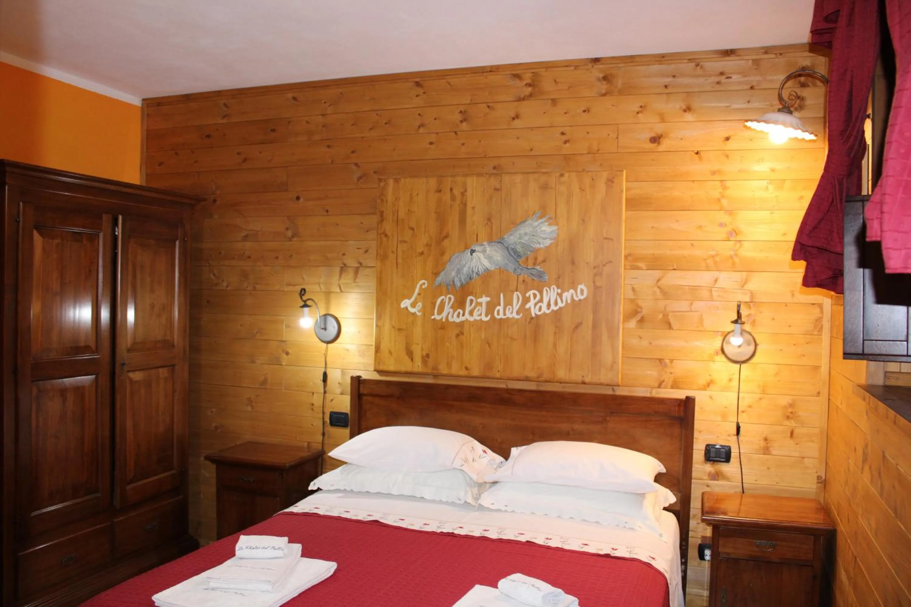 Bedroom, Bed in Le Chalet del Pollino