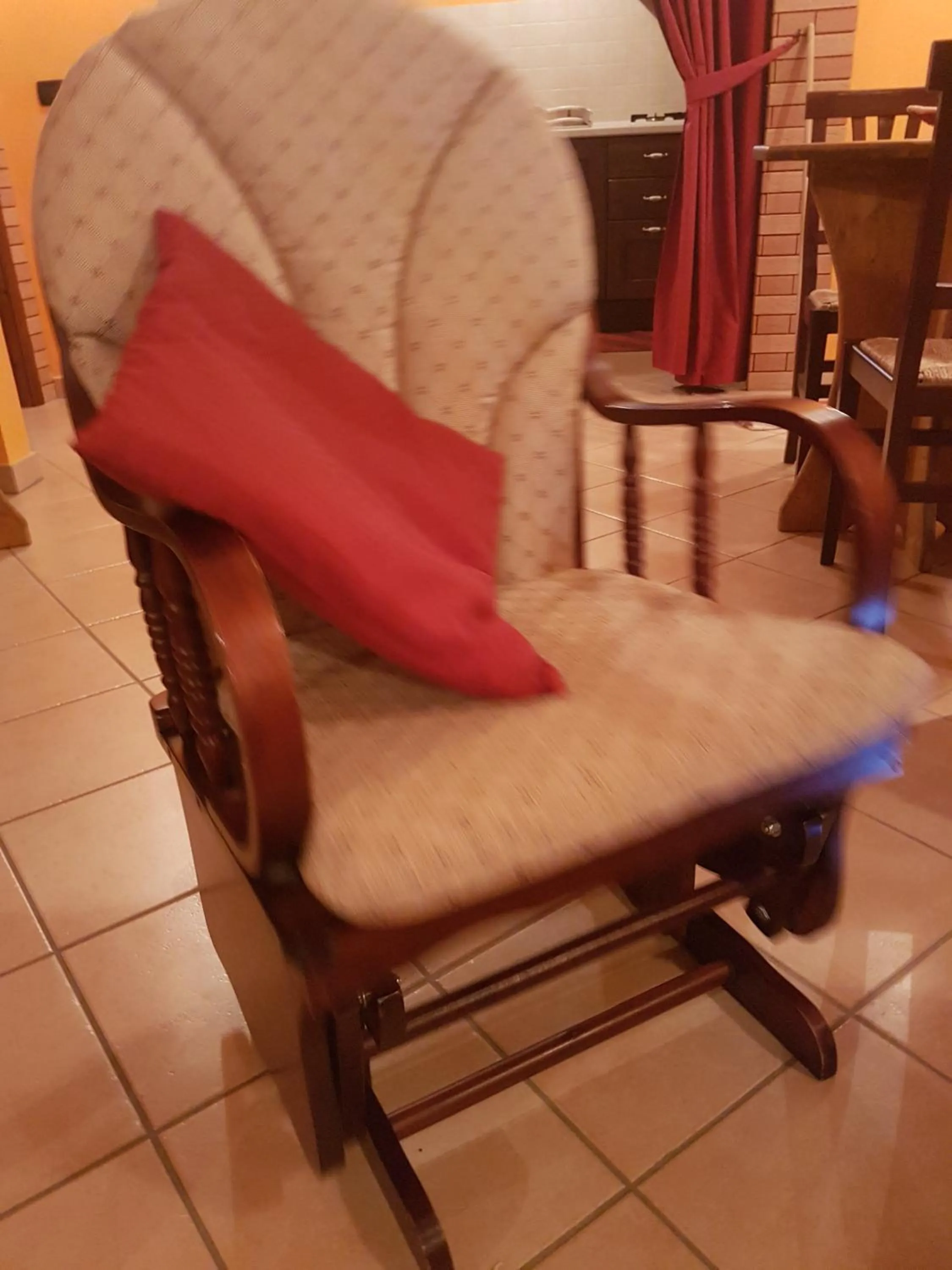 Communal lounge/ TV room in Le Chalet del Pollino