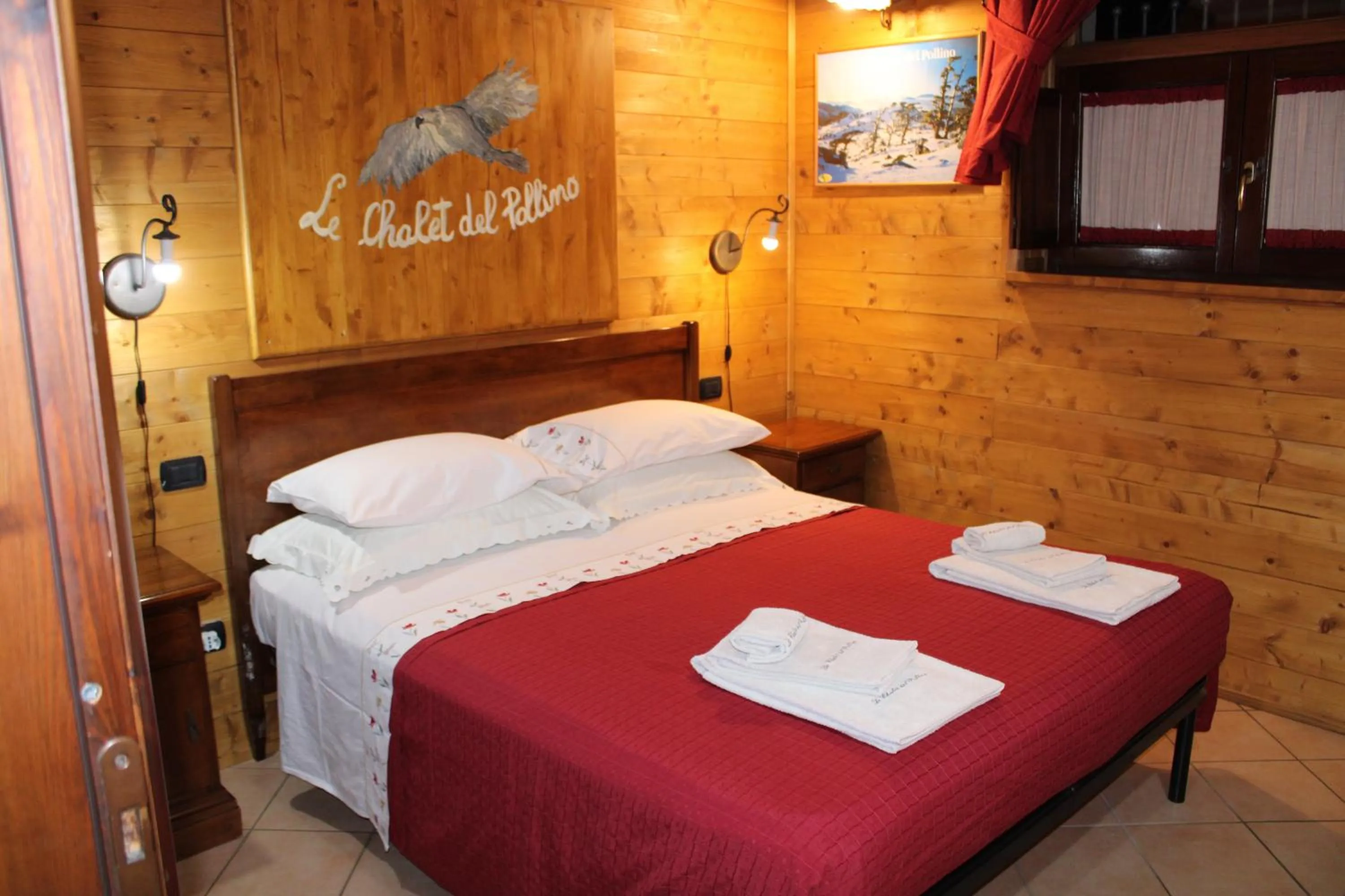 Bedroom, Bed in Le Chalet del Pollino