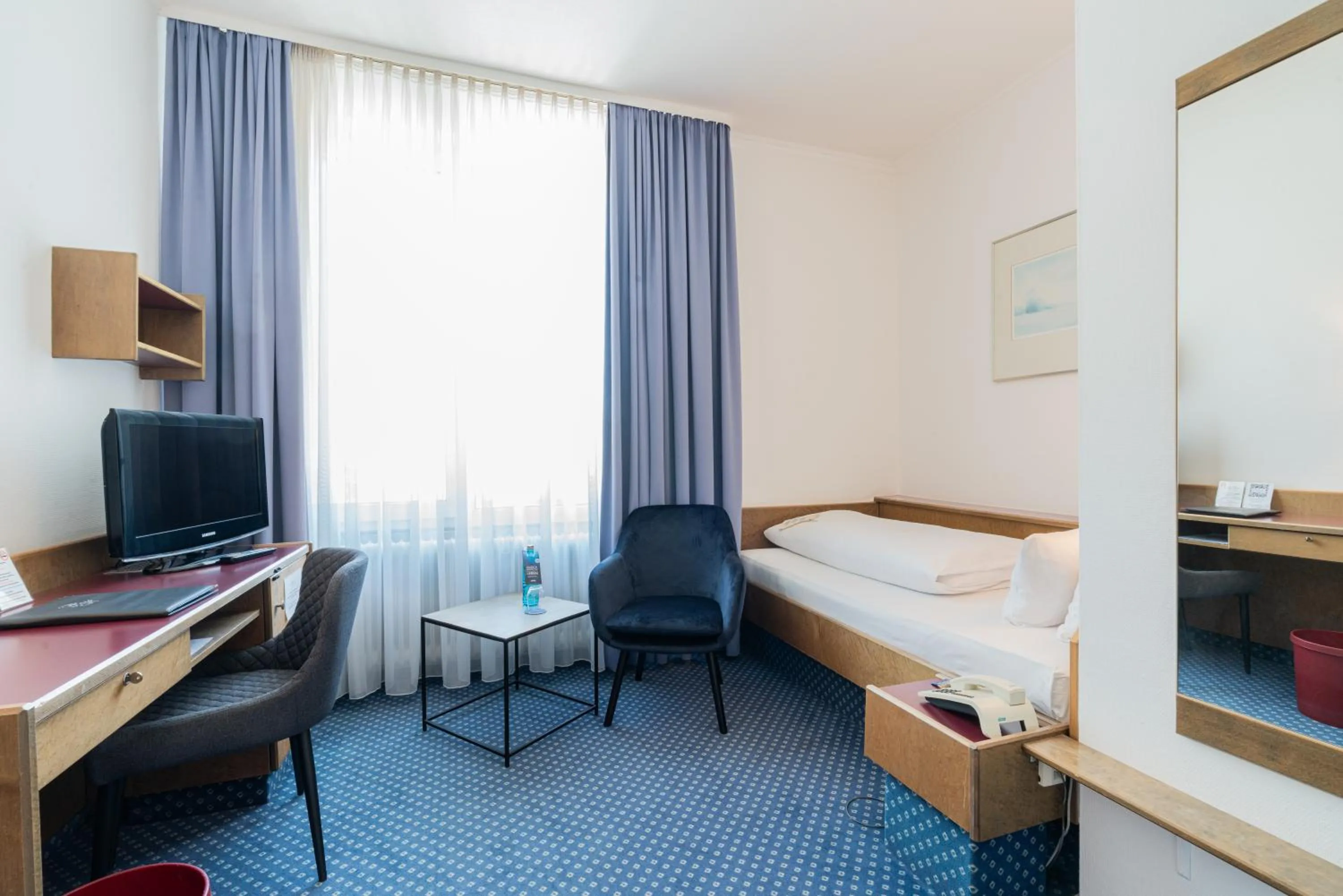 Bed in Parkhotel Bad Homburg