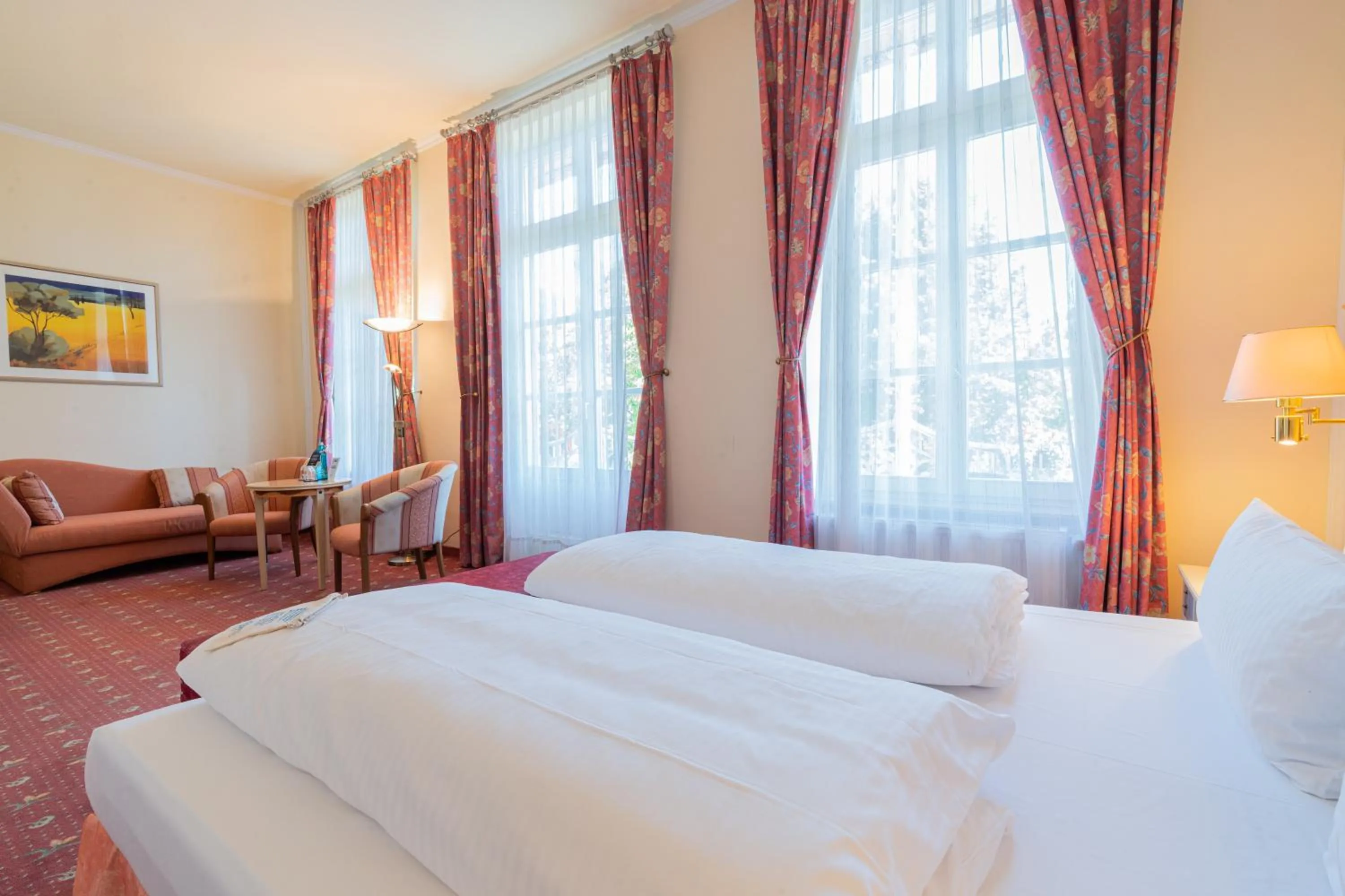 Bed in Parkhotel Bad Homburg