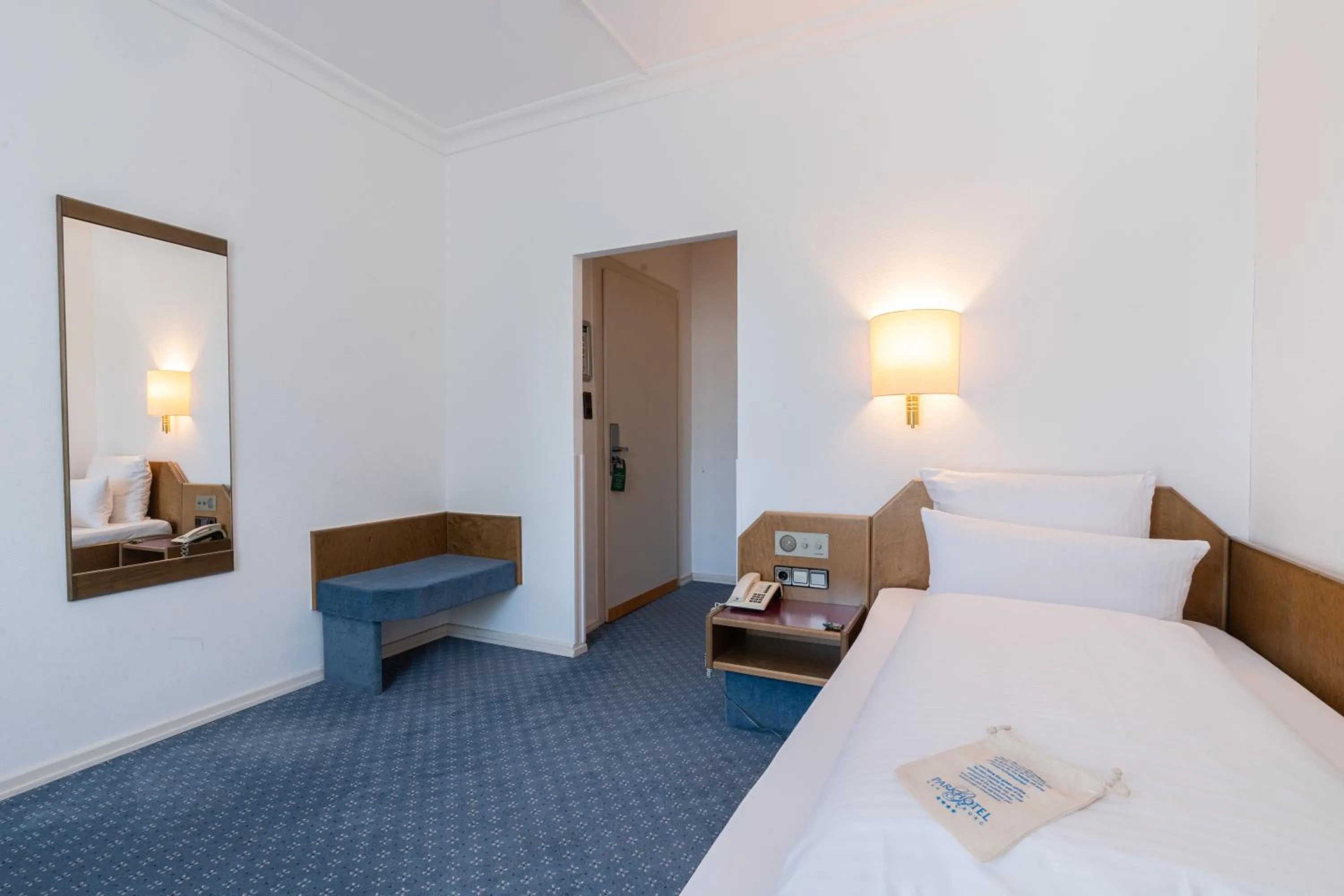 Bed in Parkhotel Bad Homburg