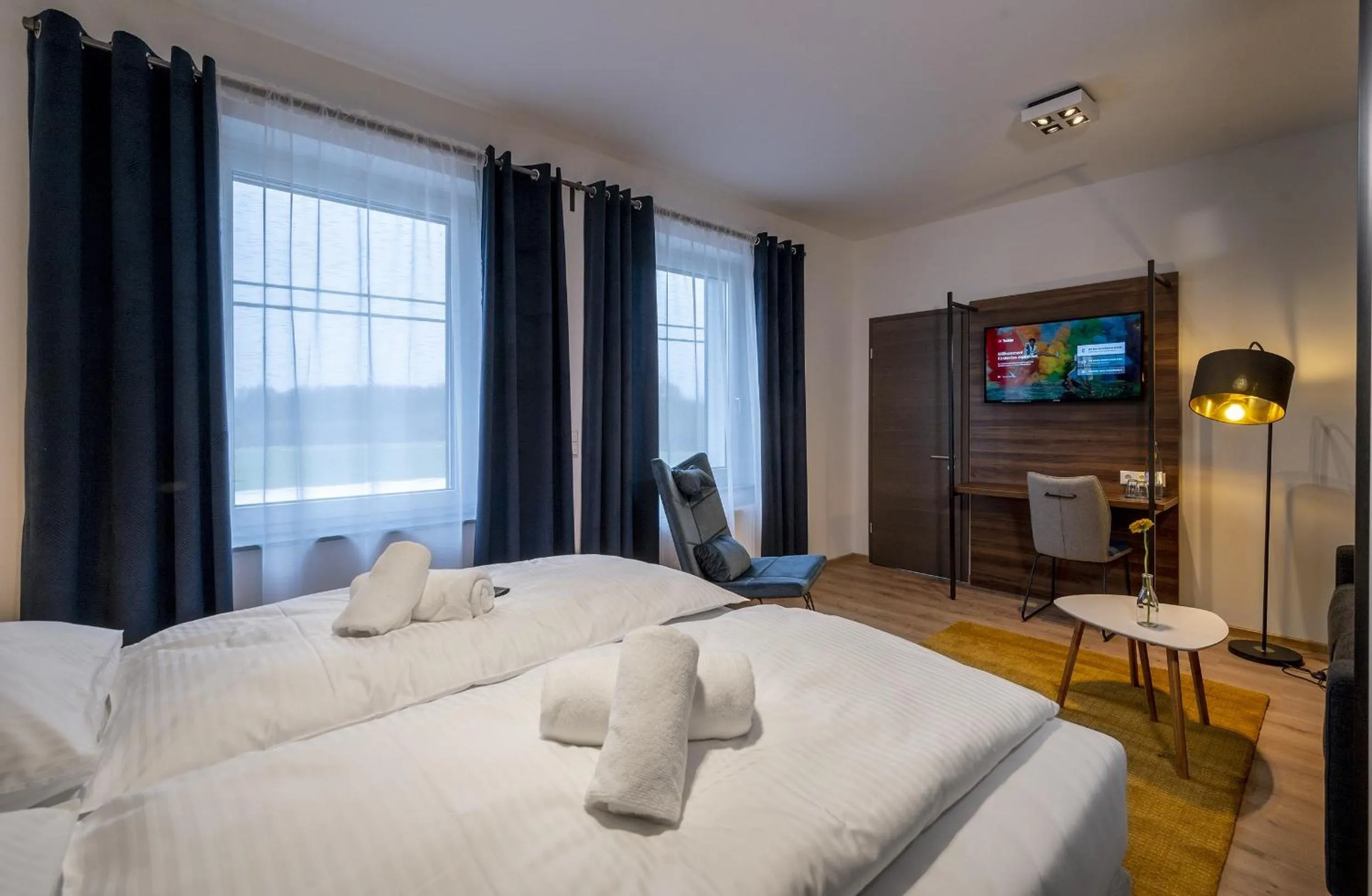 Photo of the whole room, Bed in Hotel Zu Freunden