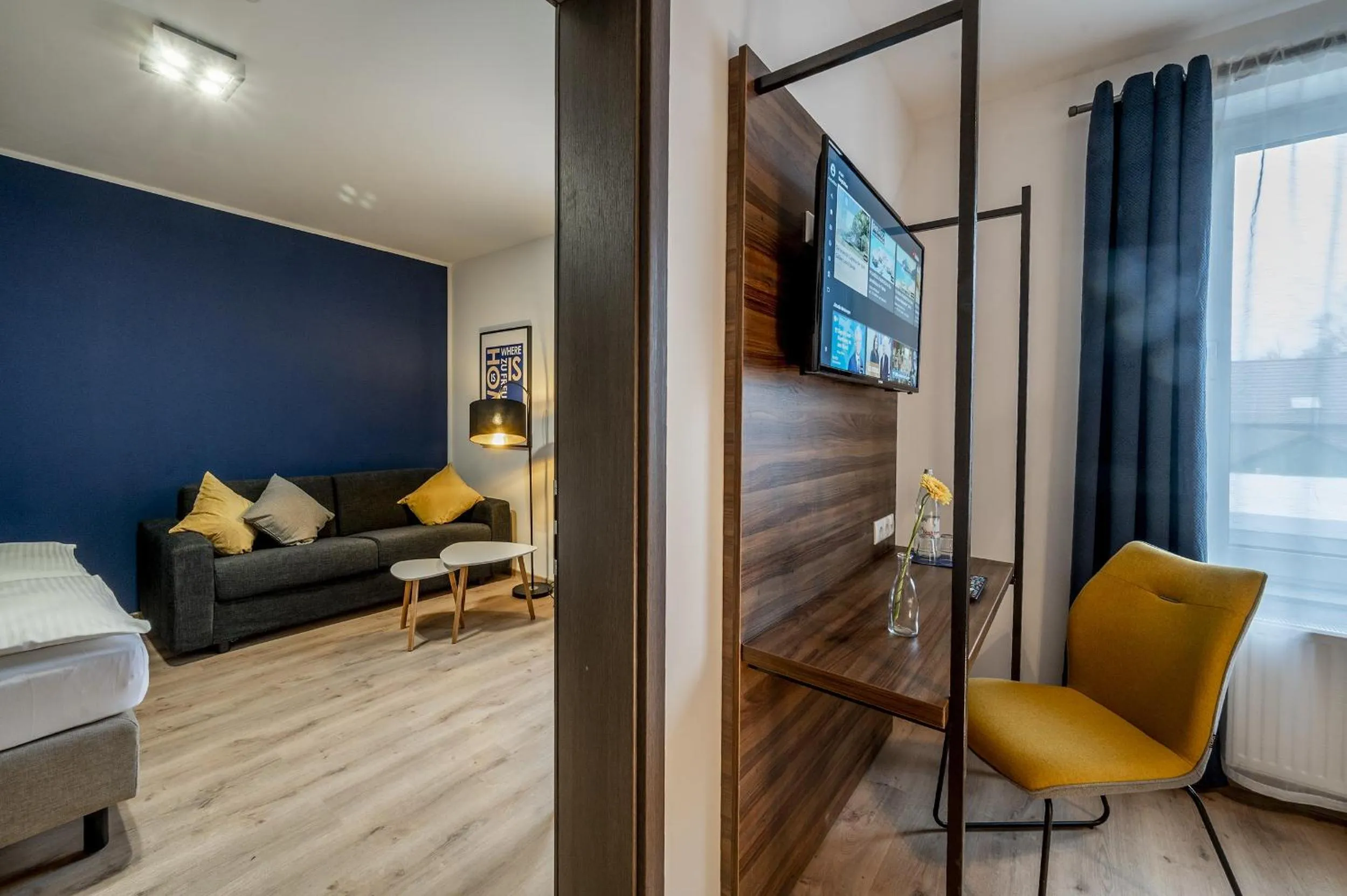 TV and multimedia, Bed in Hotel Zu Freunden