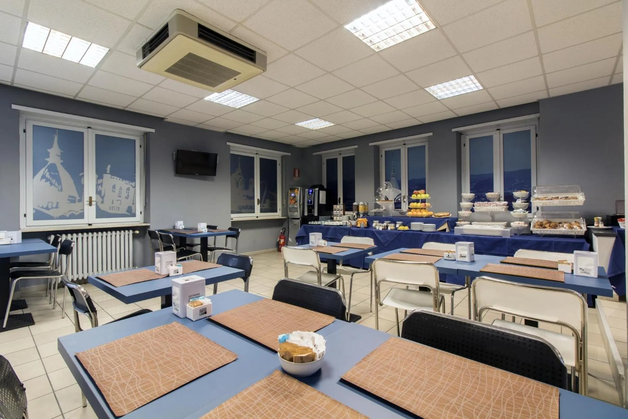 Breakfast in Twelve Hotel