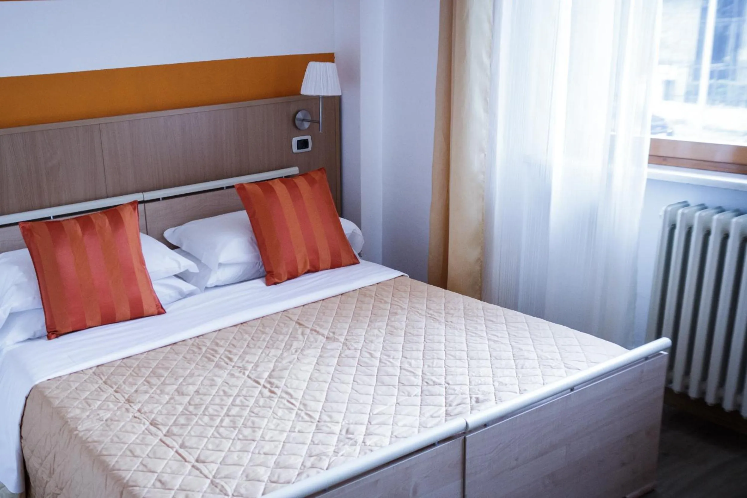 Photo of the whole room, Bed in Twelve Hotel