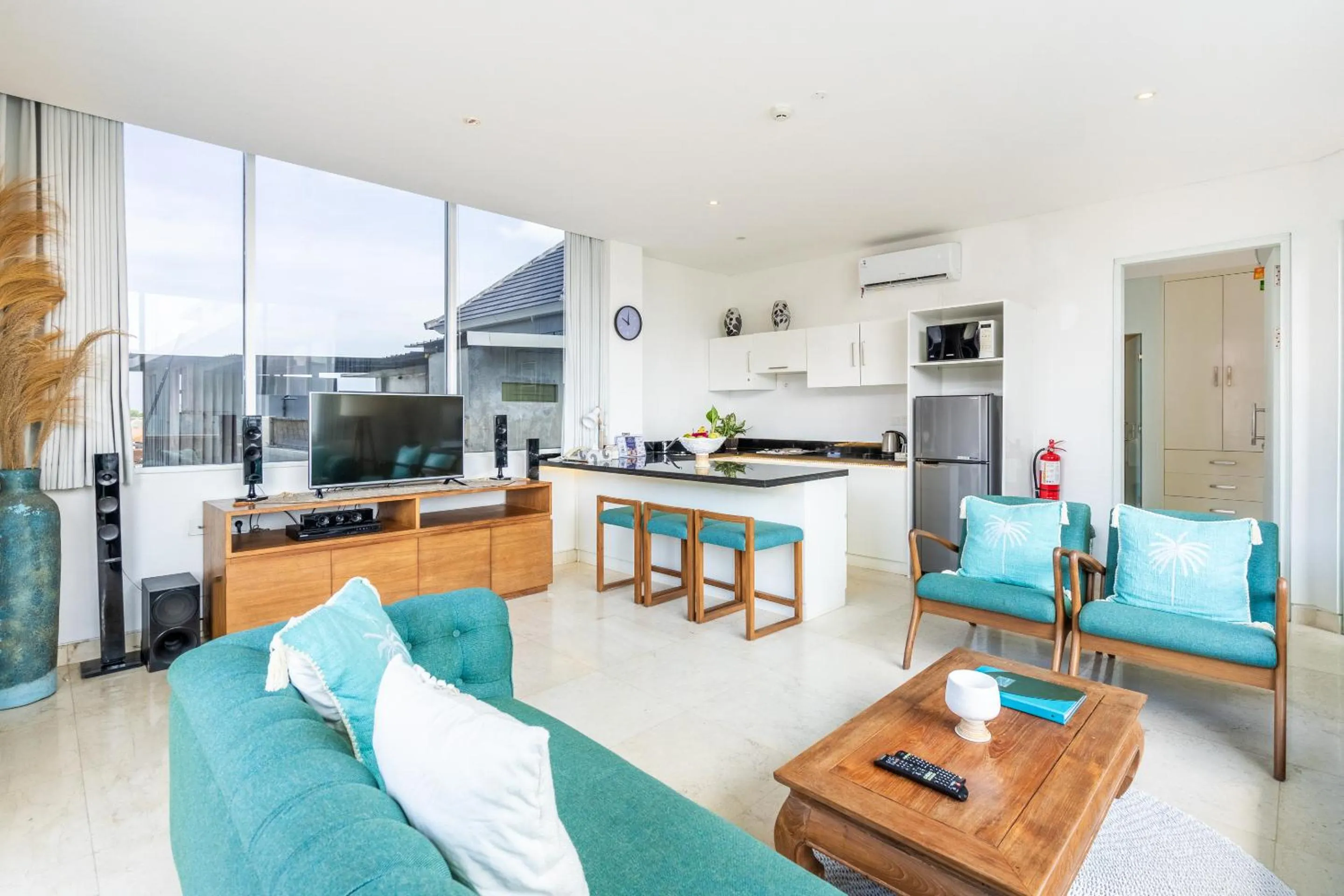 Communal lounge/ TV room in AQ-VA Hotel & Villas Seminyak