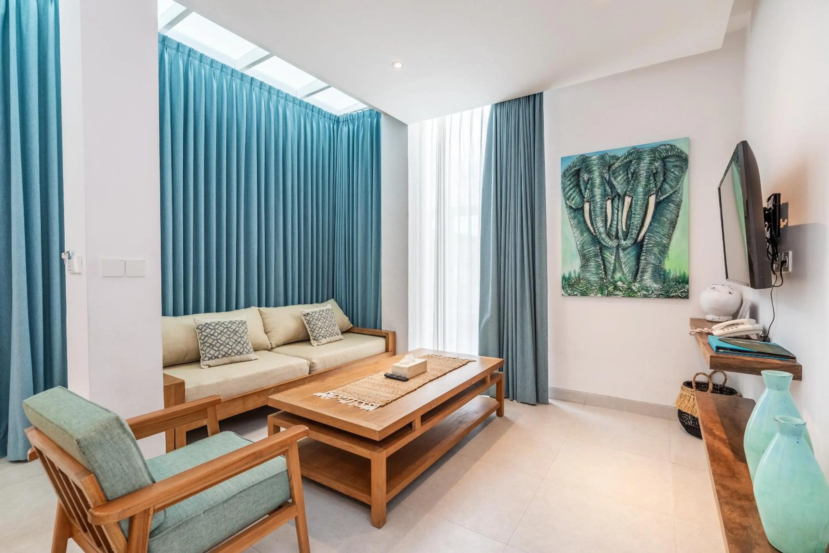 Communal lounge/ TV room in AQ-VA Hotel & Villas Seminyak