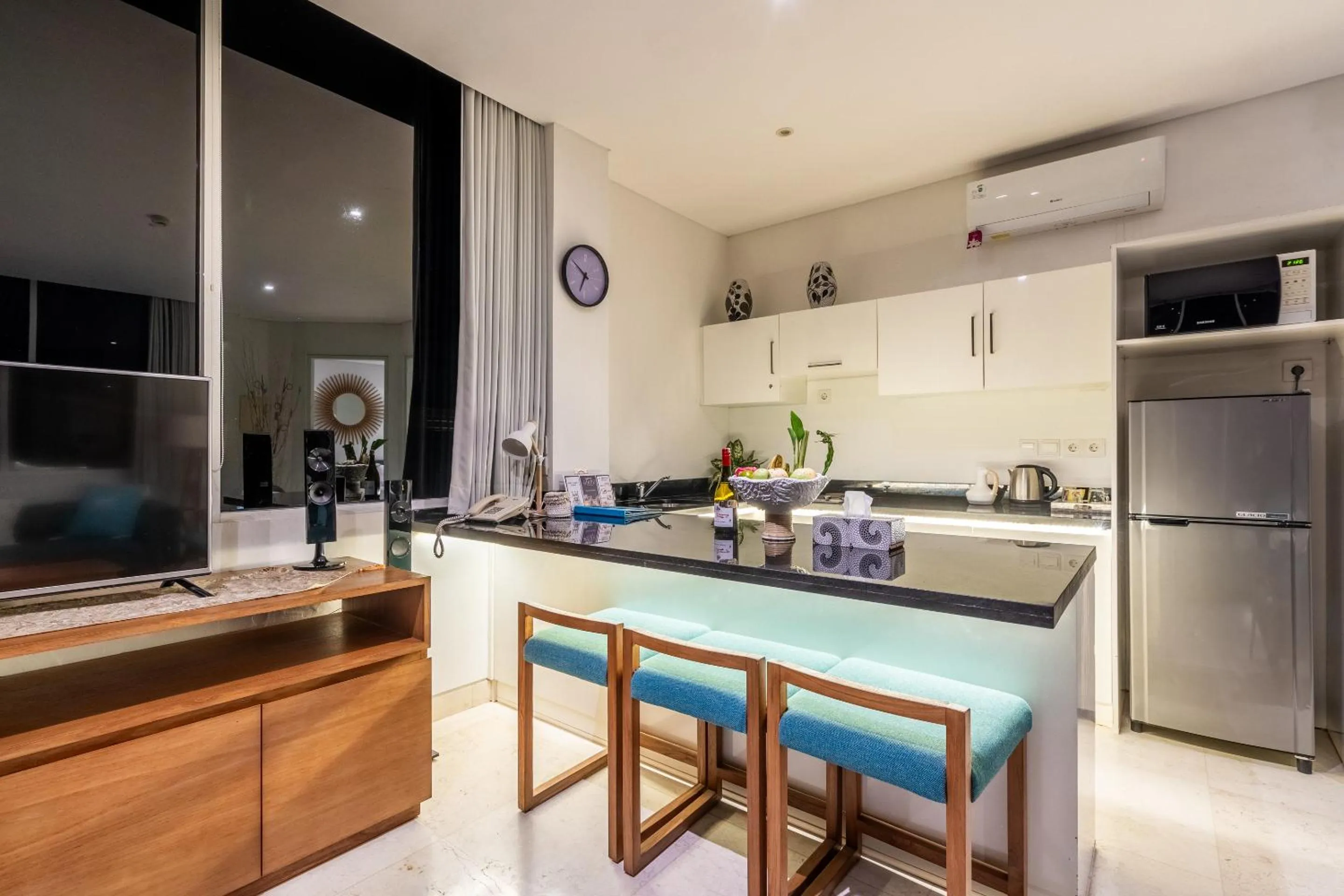 Kitchen or kitchenette in AQ-VA Hotel & Villas Seminyak
