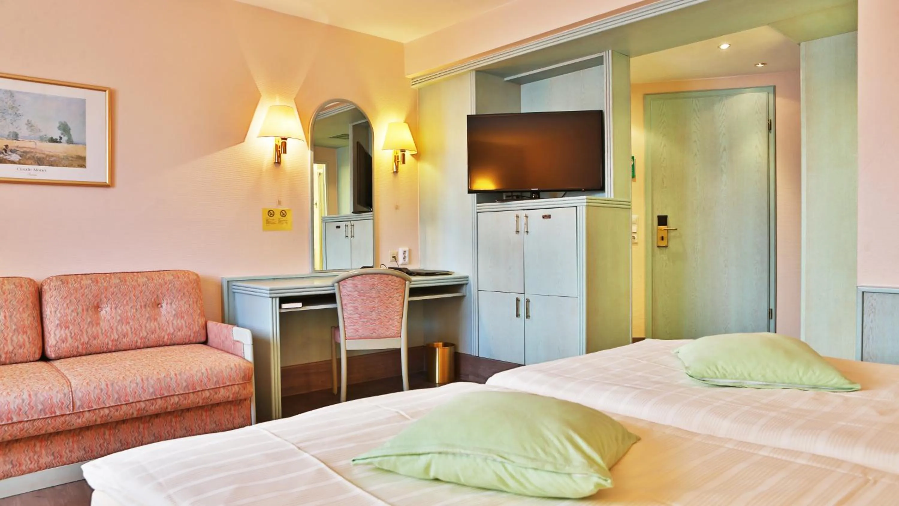 Bed in Hotel Zum Löwen