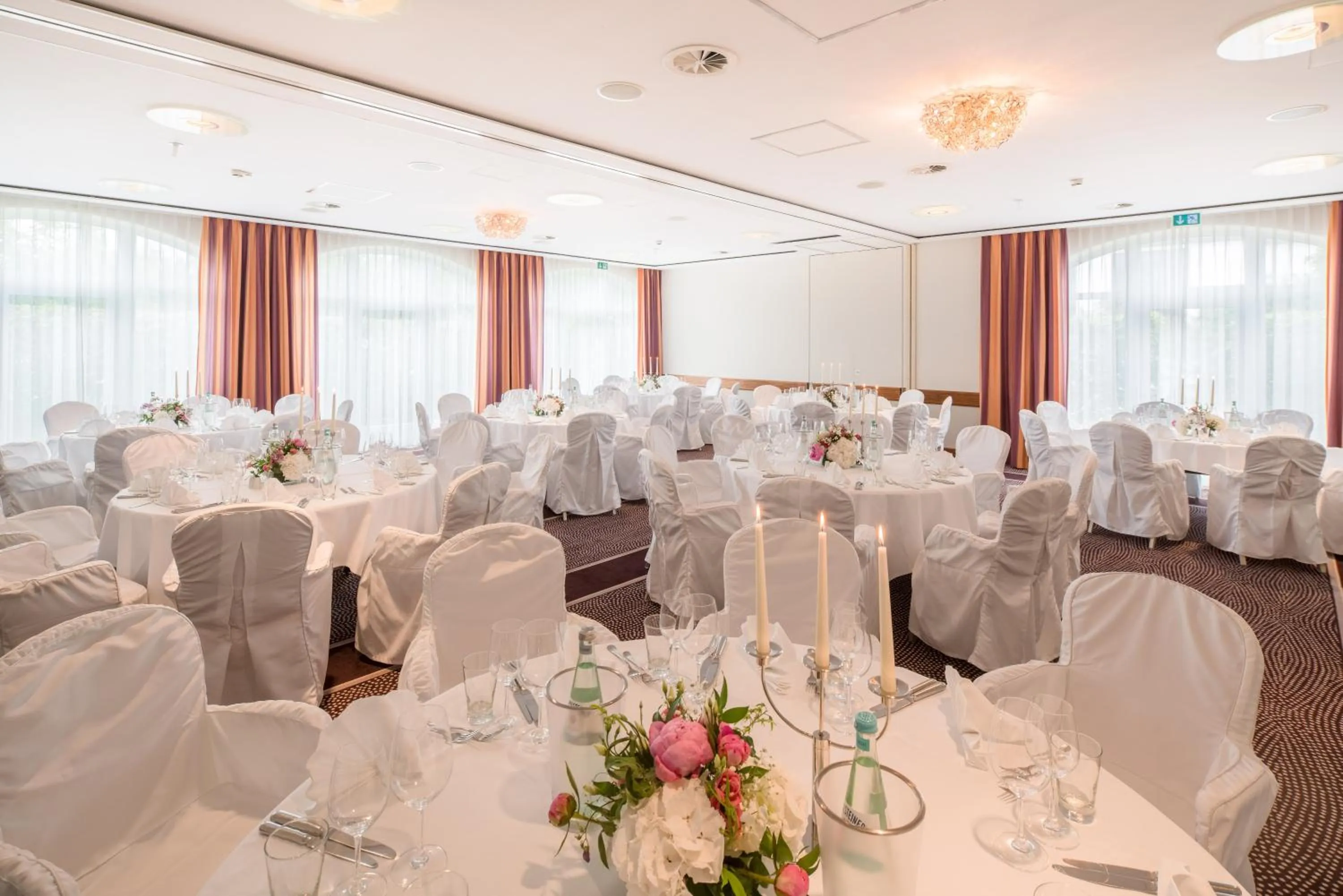 Banquet/Function facilities in Best Western Premier Castanea Resort Hotel