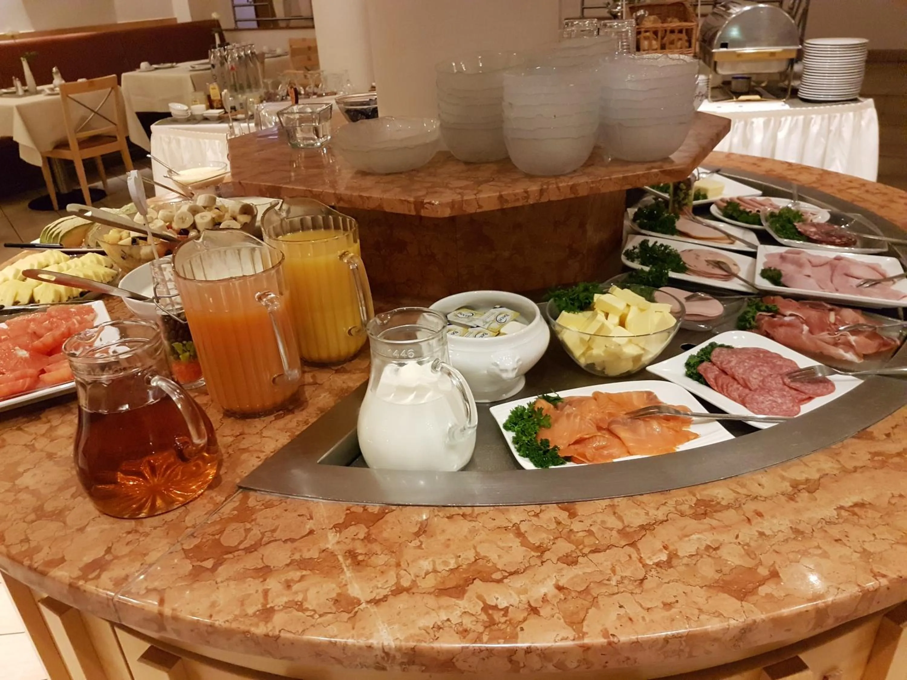 Buffet breakfast in Hotel Barbarossa