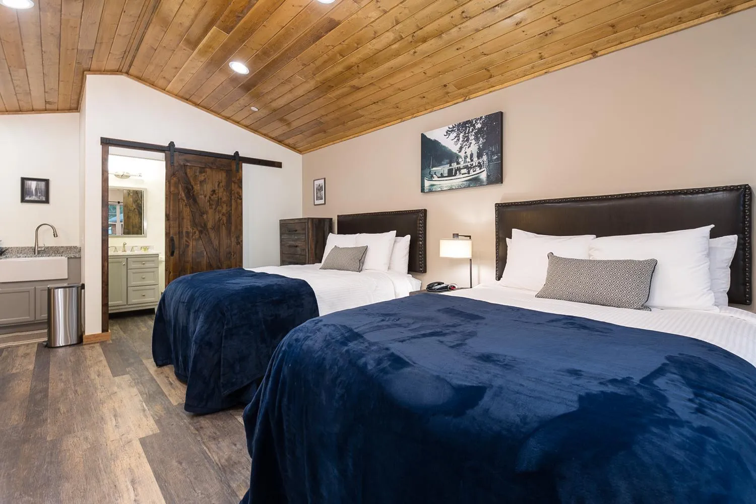 Bed in Woodland Inns