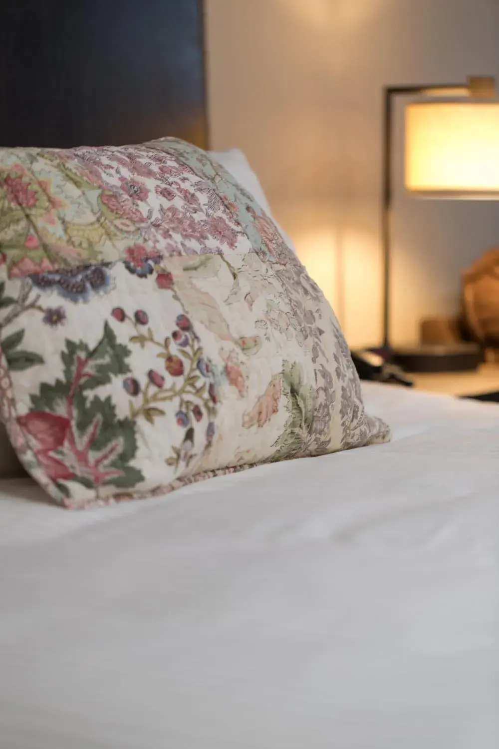 Cabin with Porches in Woodland Inns Cabin with Porches in Woodland Inns