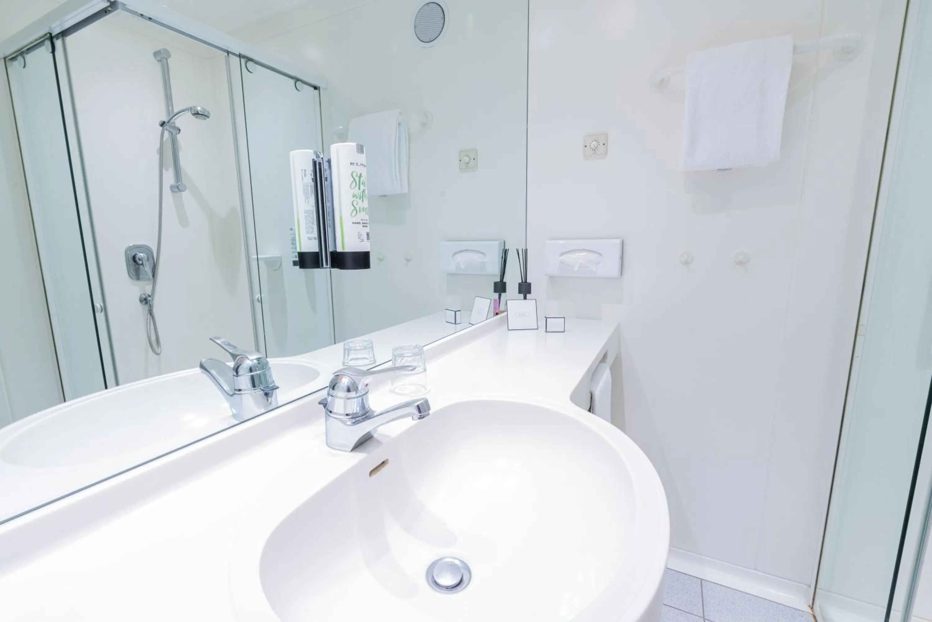 Shower in Hotel Arkadia