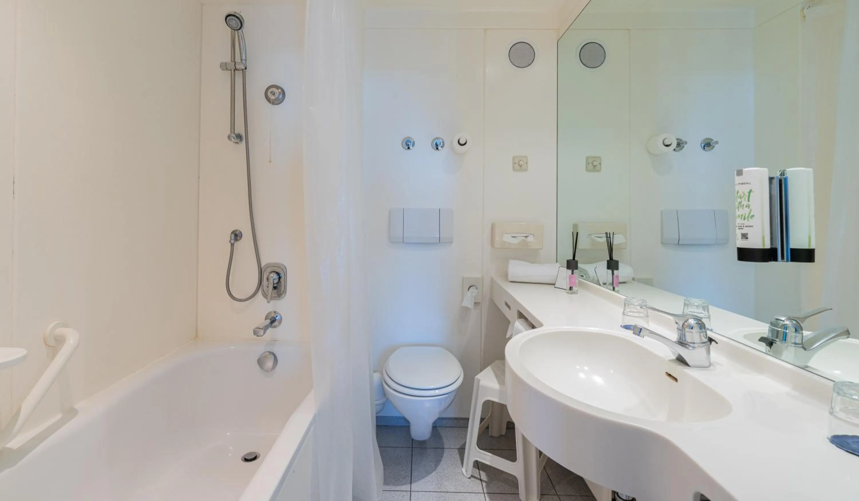 Shower in Hotel Arkadia