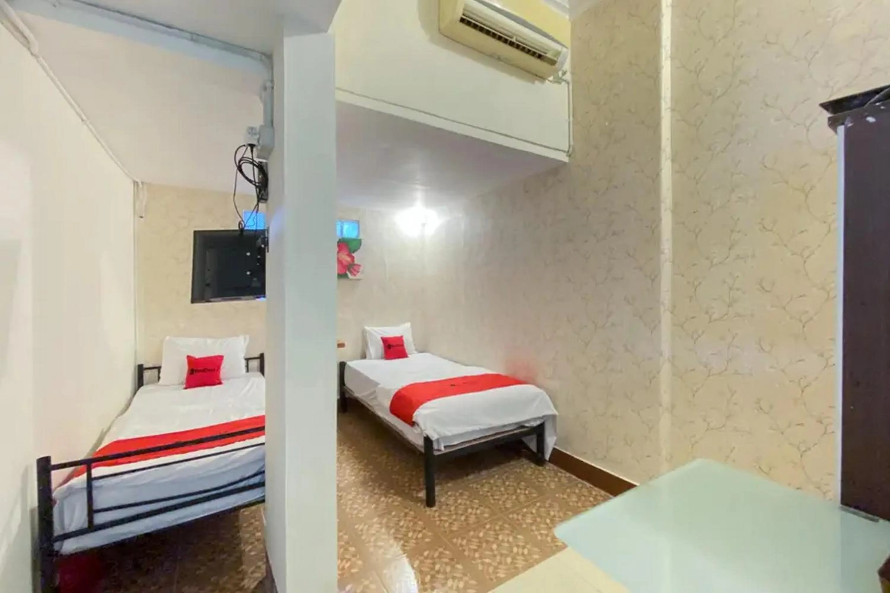 Bed in RedDoorz Syariah at Prapen Jaya Surabaya