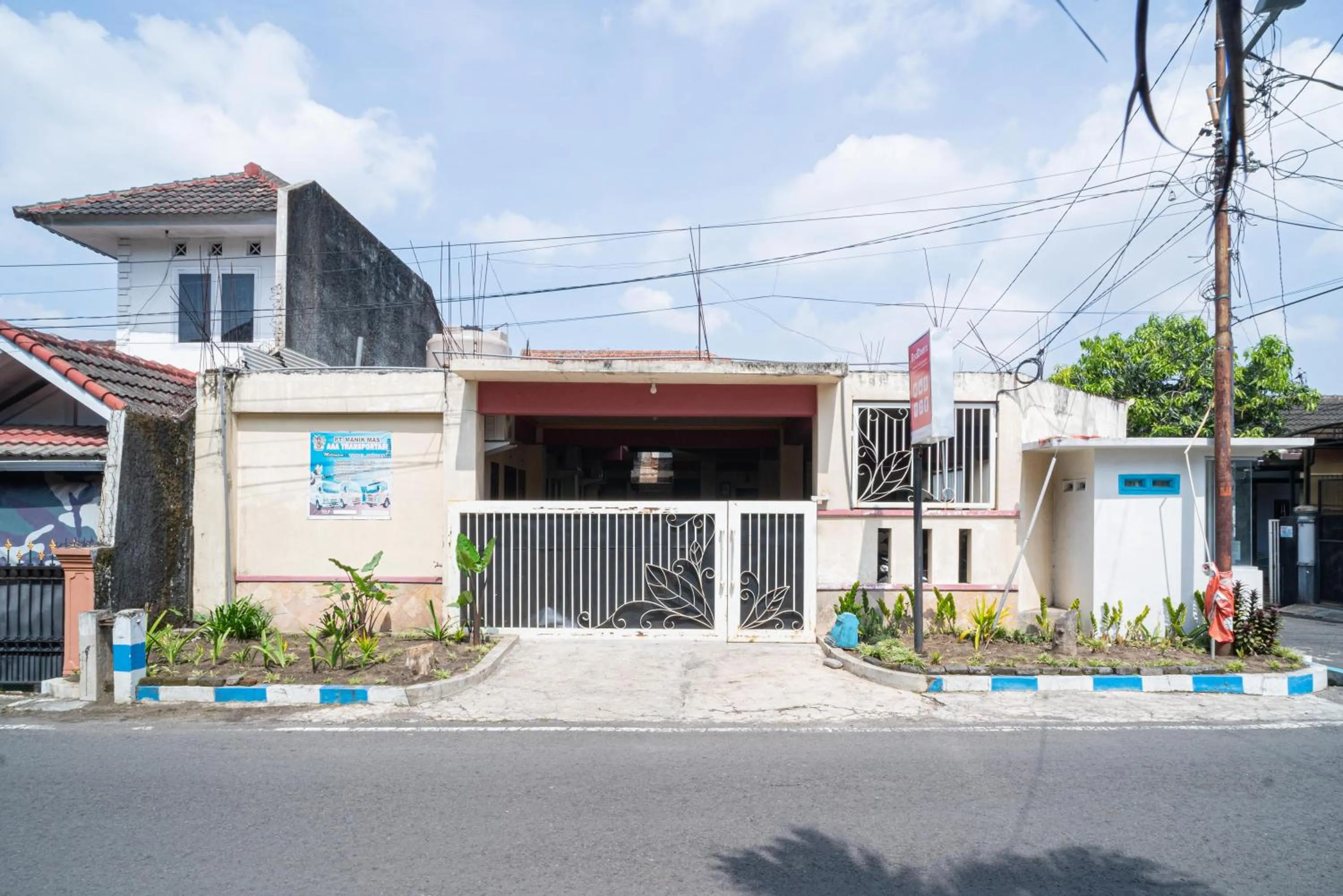 RedDoorz Syariah At Sulfat Malang