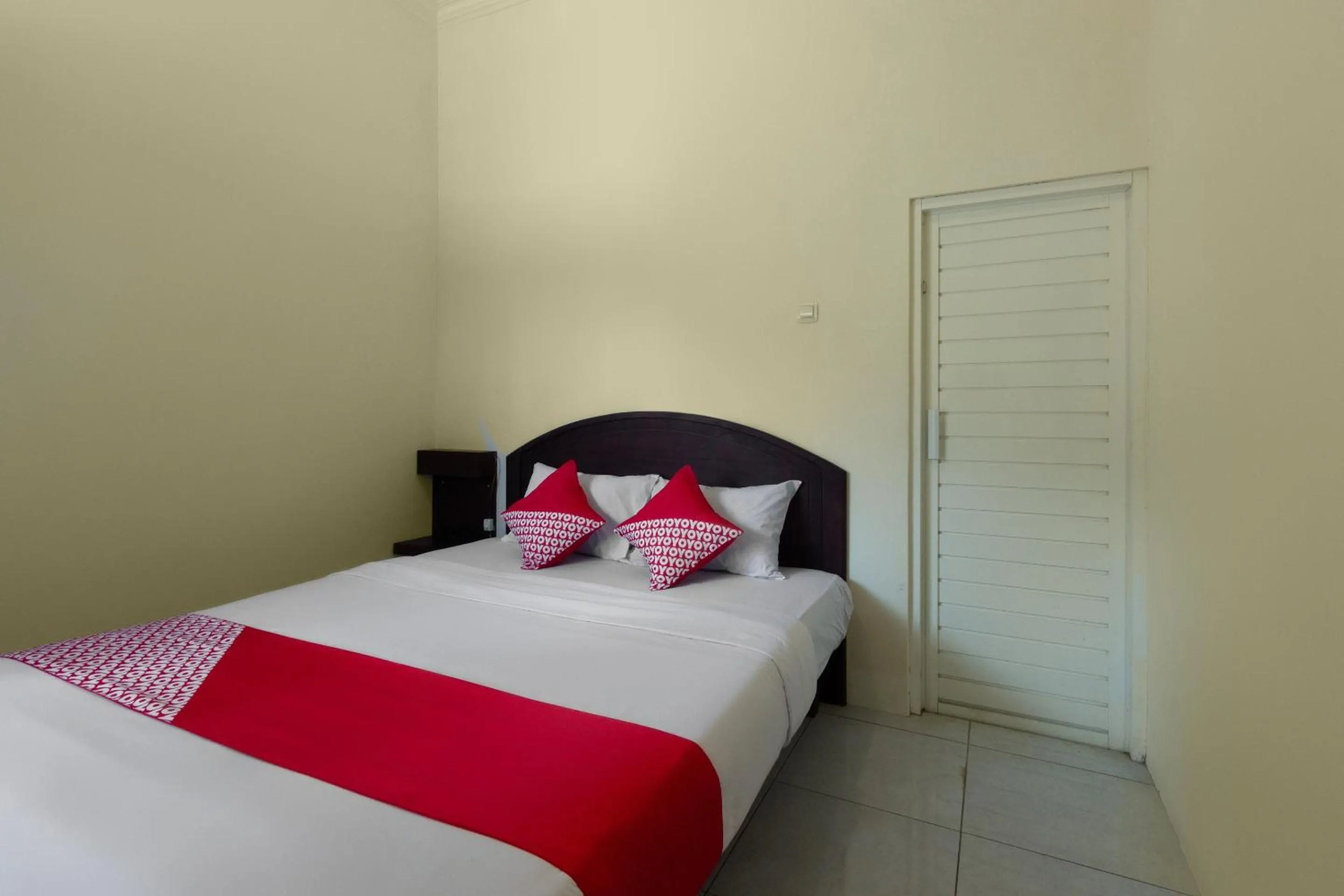 Bedroom, Bed in Hotel O Kebon Manis