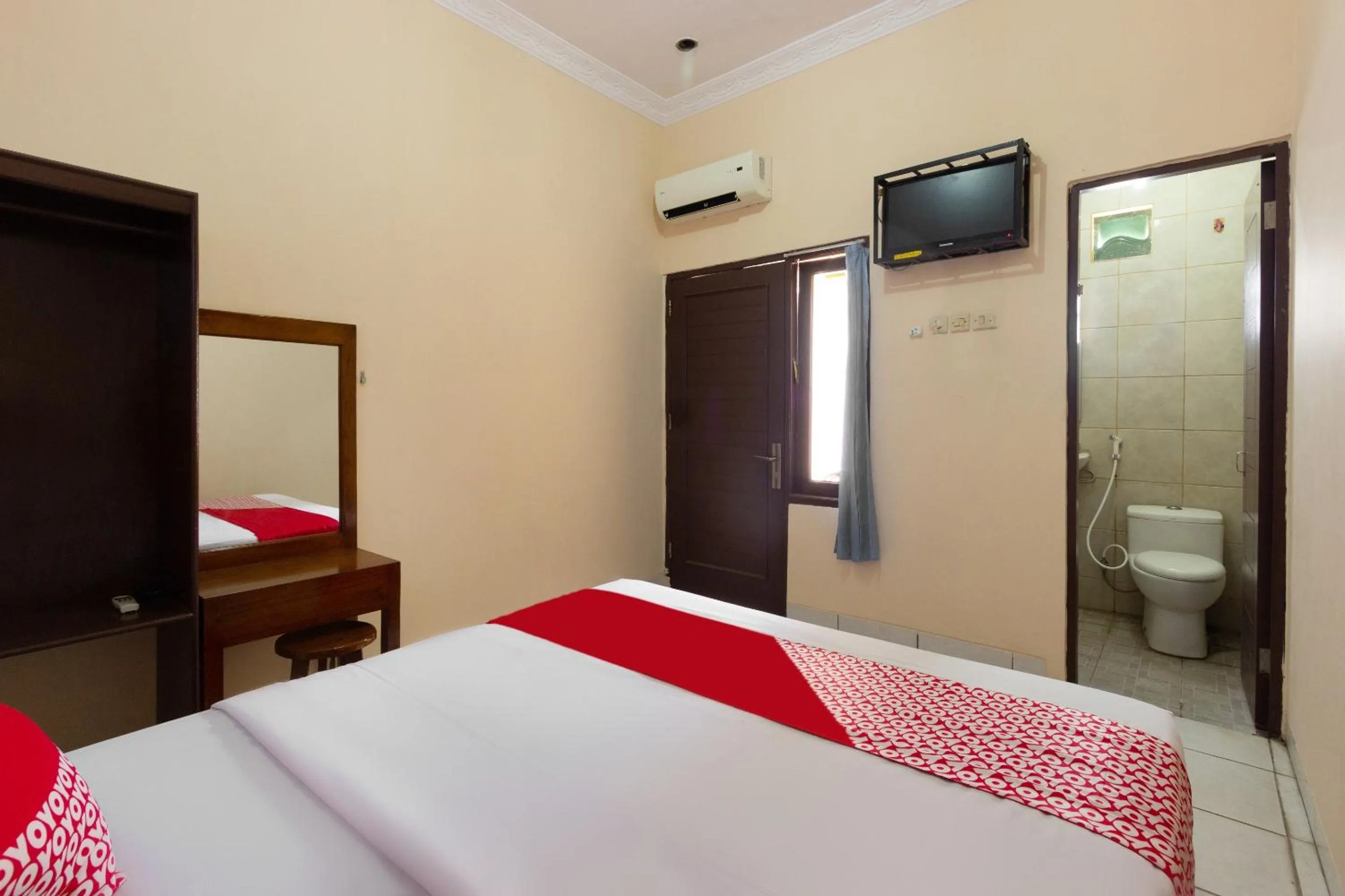 Bedroom, Bed in Hotel O Kebon Manis
