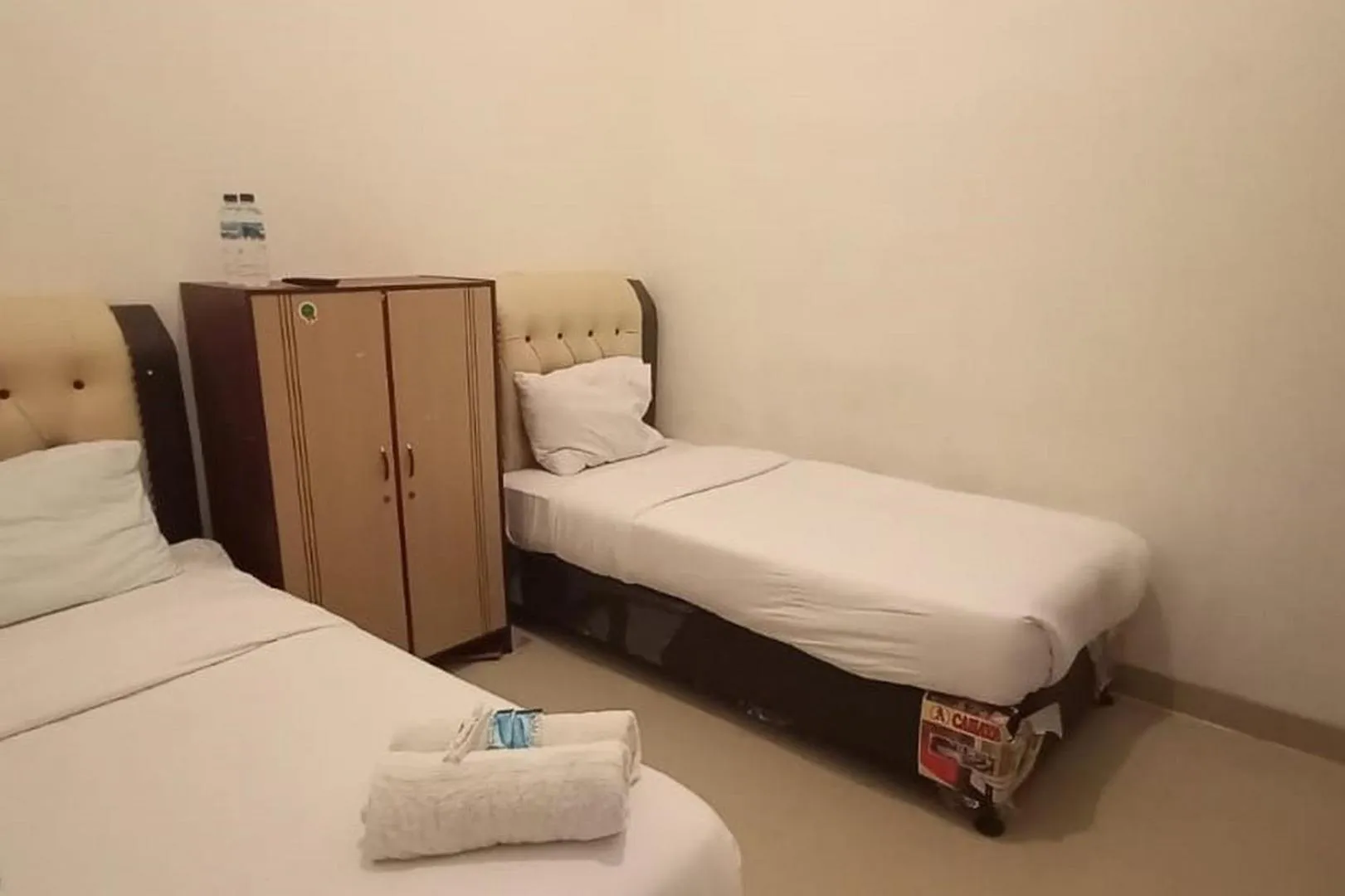 Bedroom in RedDoorz Syariah at Galliano Homestay Bukittinggi