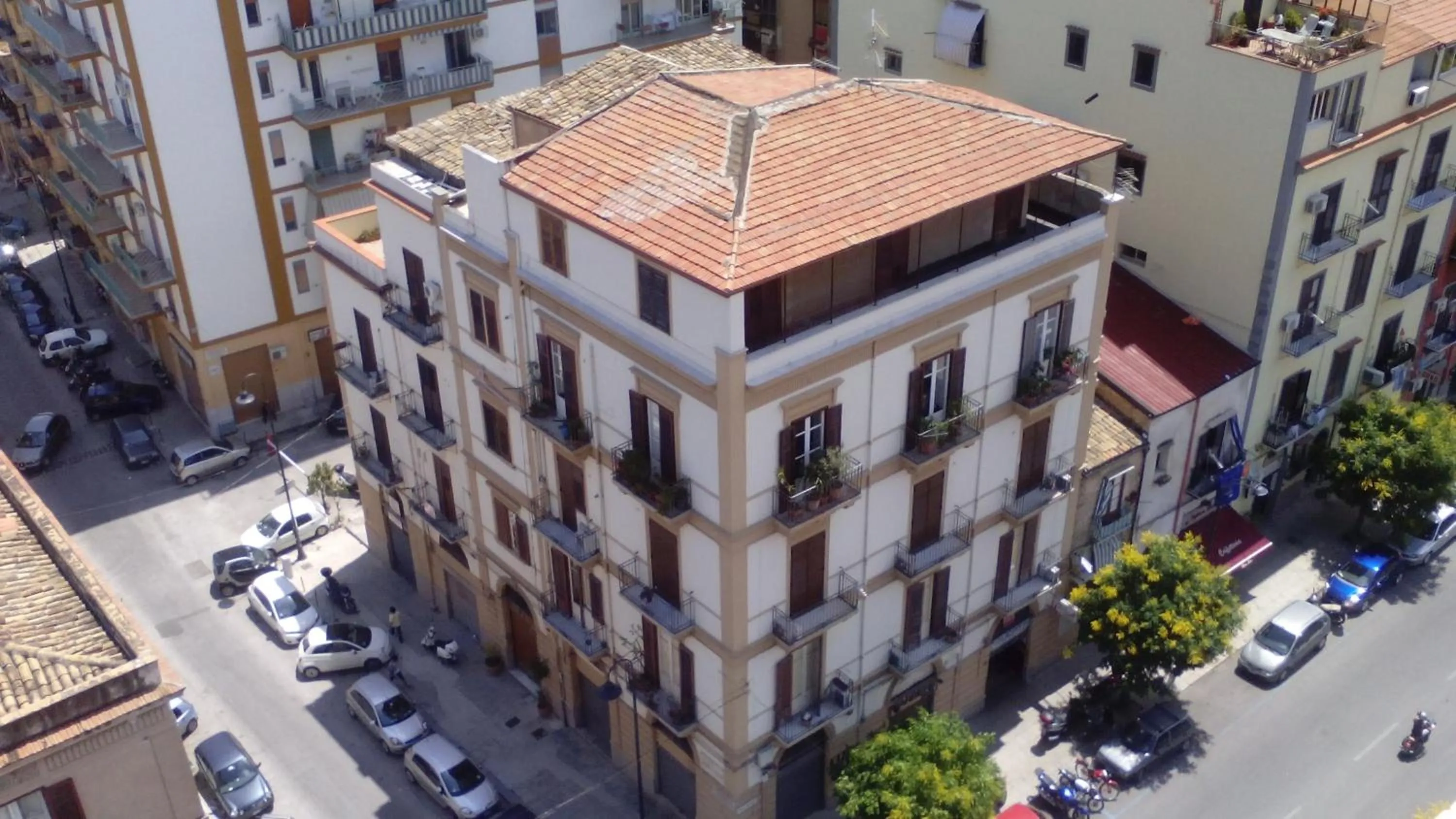 Facade/entrance in Palermo Rooms