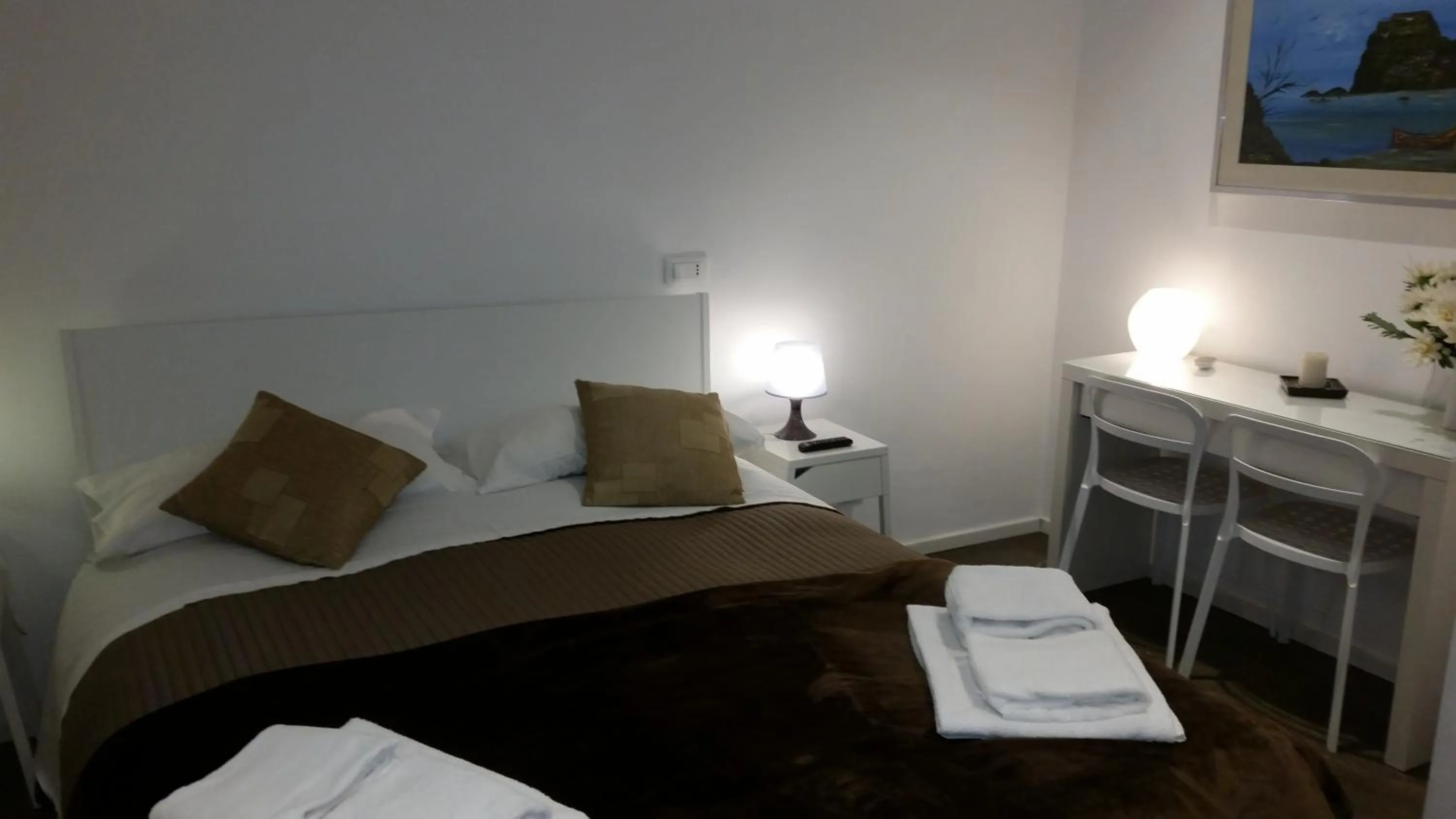 Bedroom, Bed in Palermo Rooms