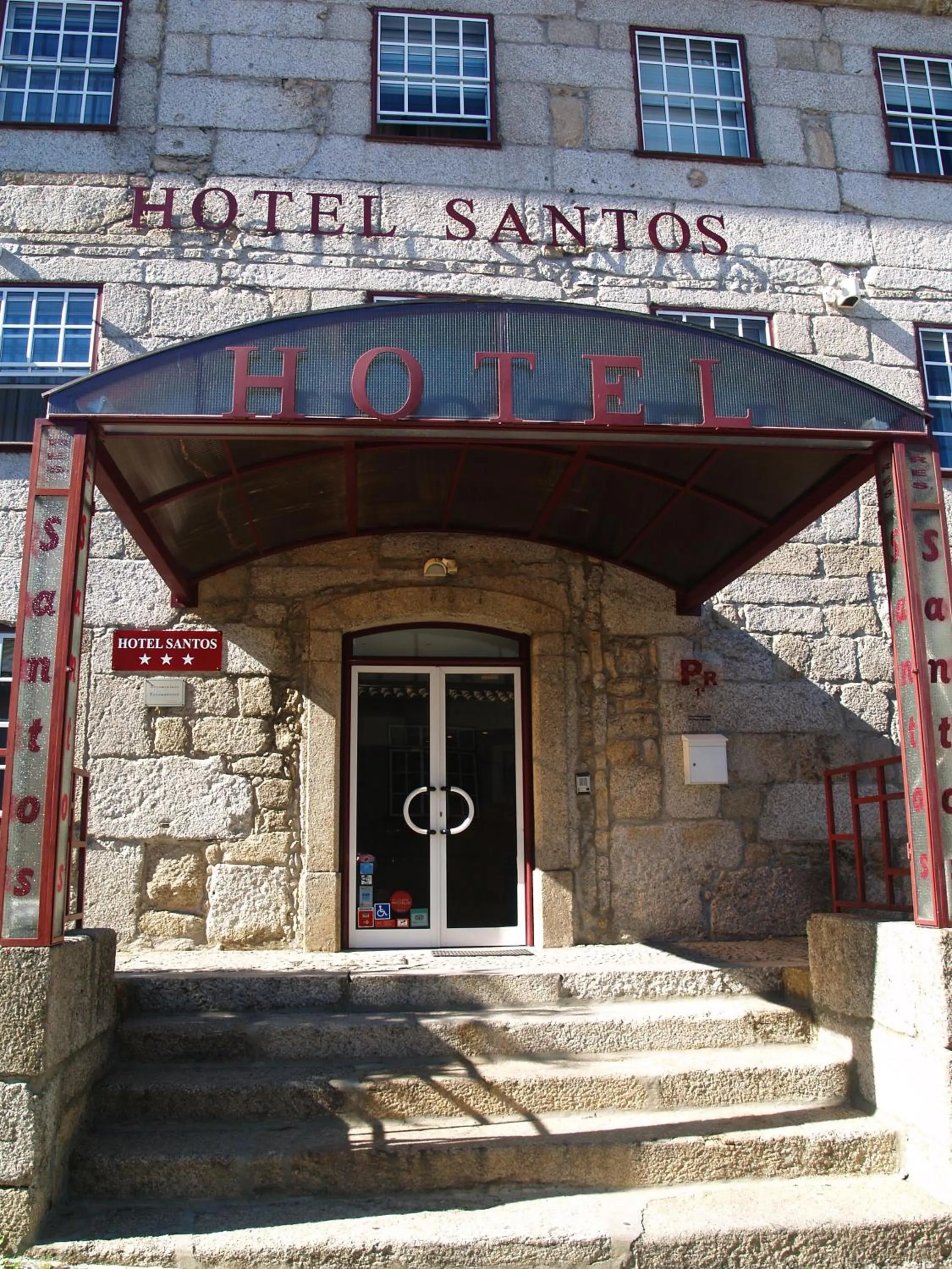 Facade/entrance in Hotel Santos