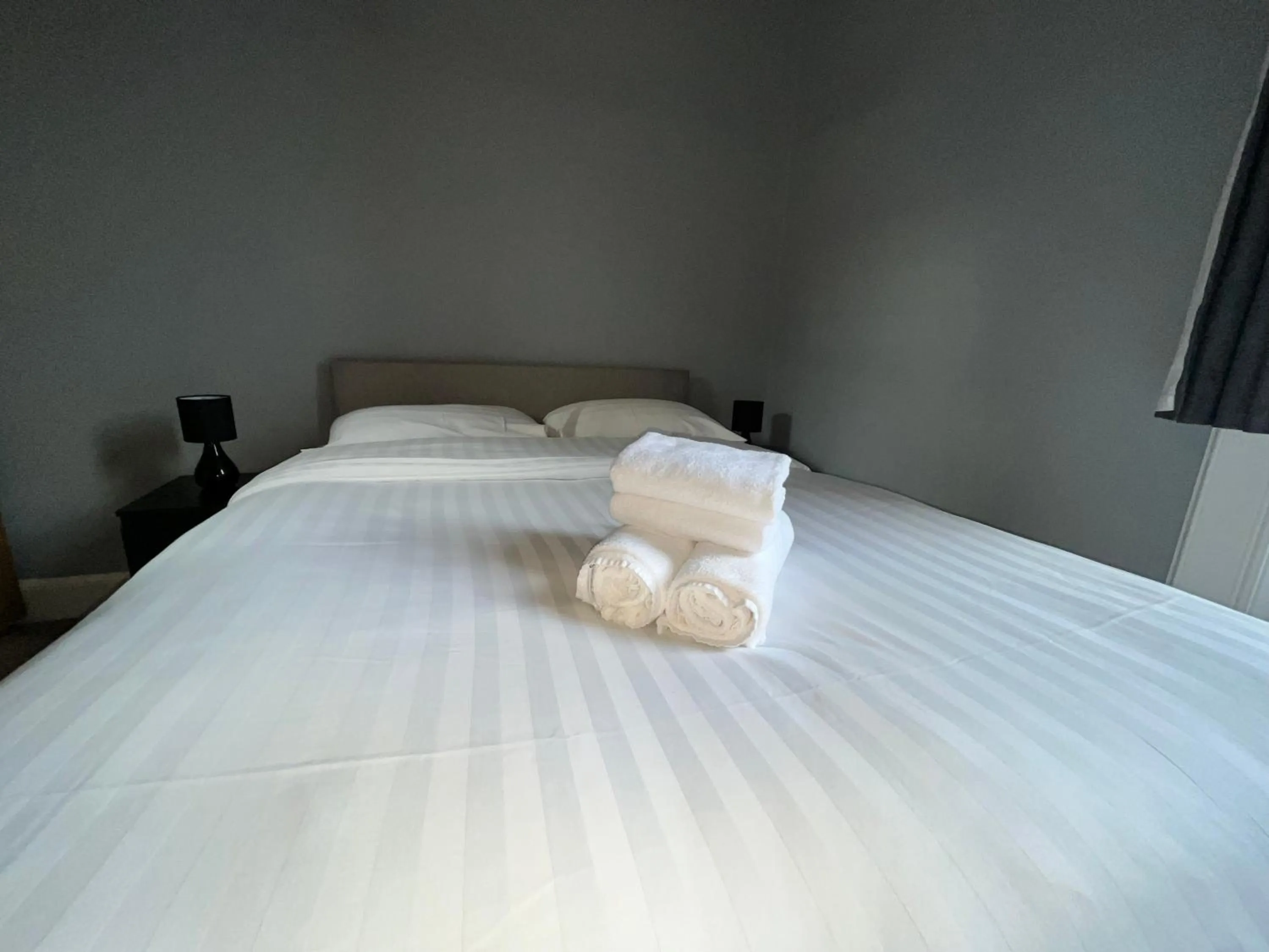 Bed in No6 West Coates