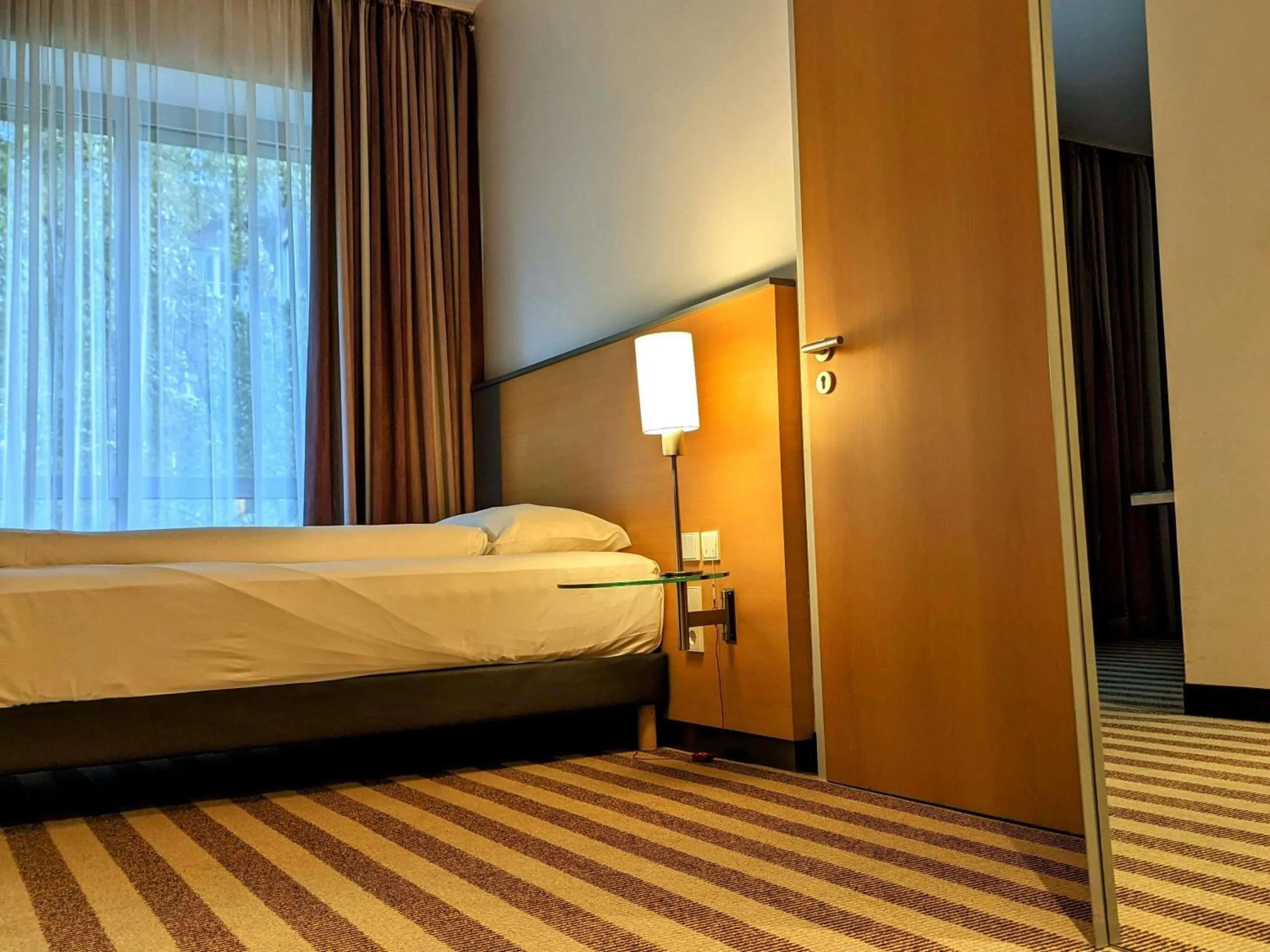 Bedroom, Bed in Mercure Hotel Aachen Am Dom