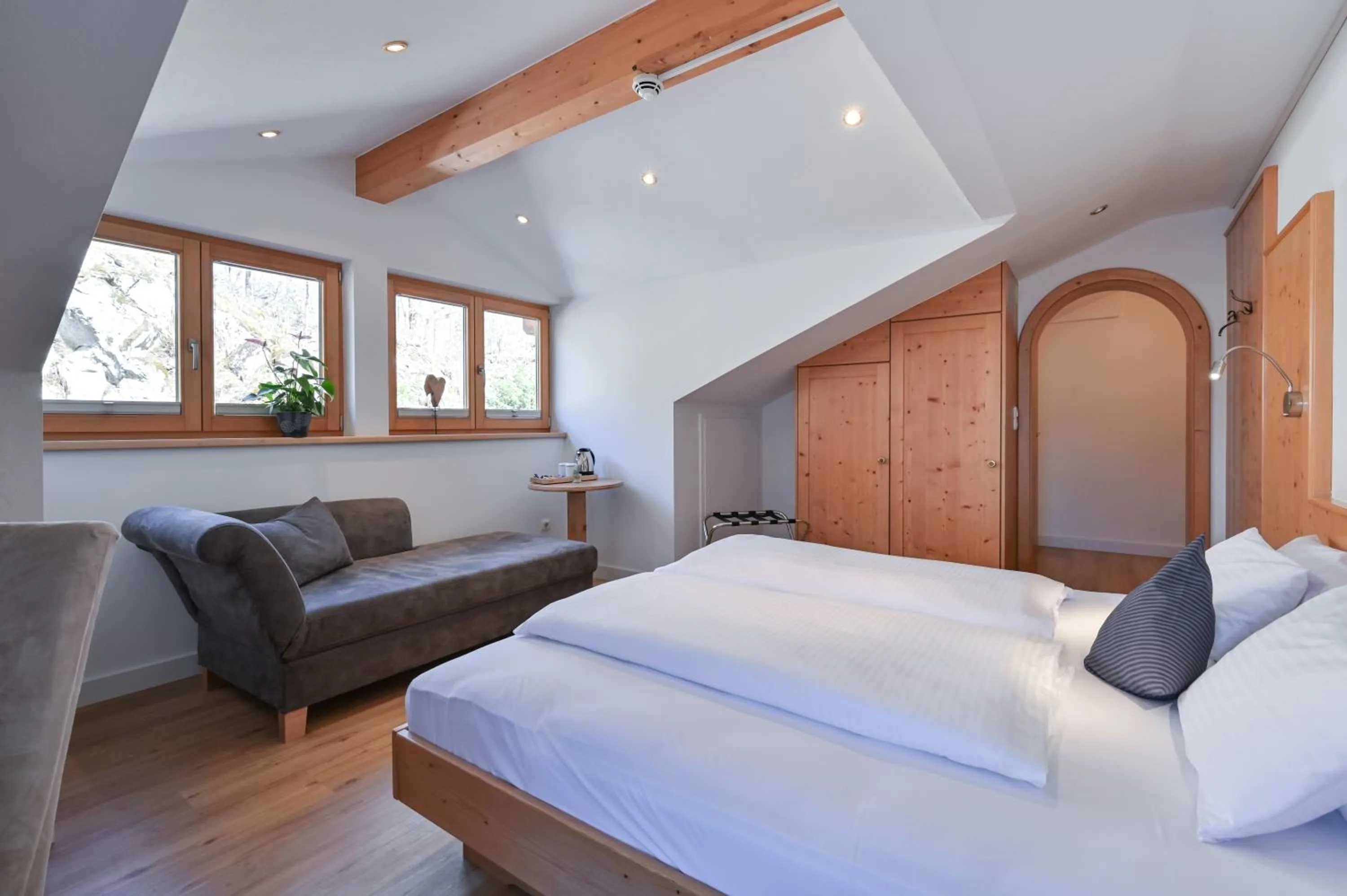 Bed in Hotel Alpenstuben