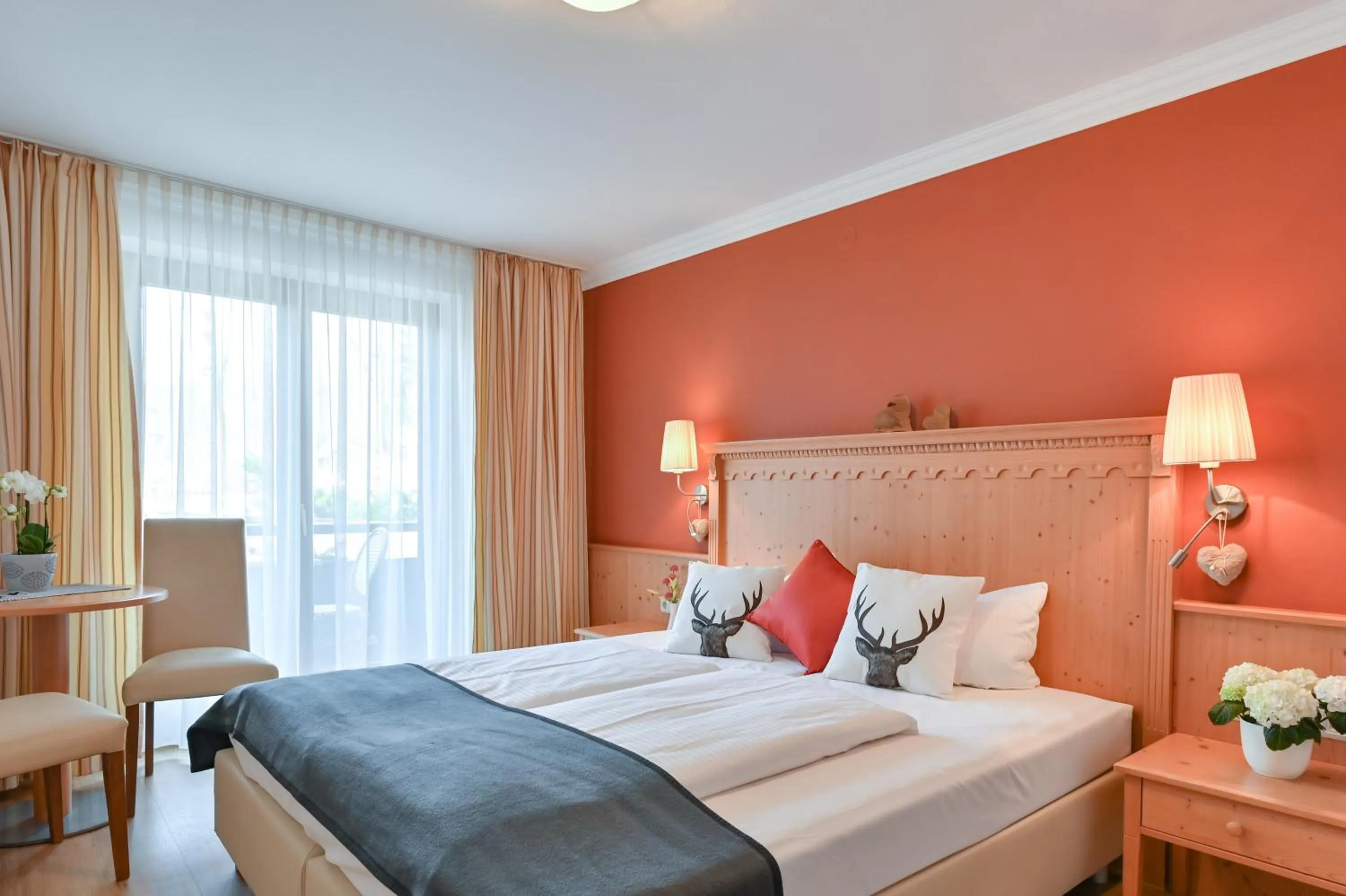 Bed in Hotel Alpenstuben