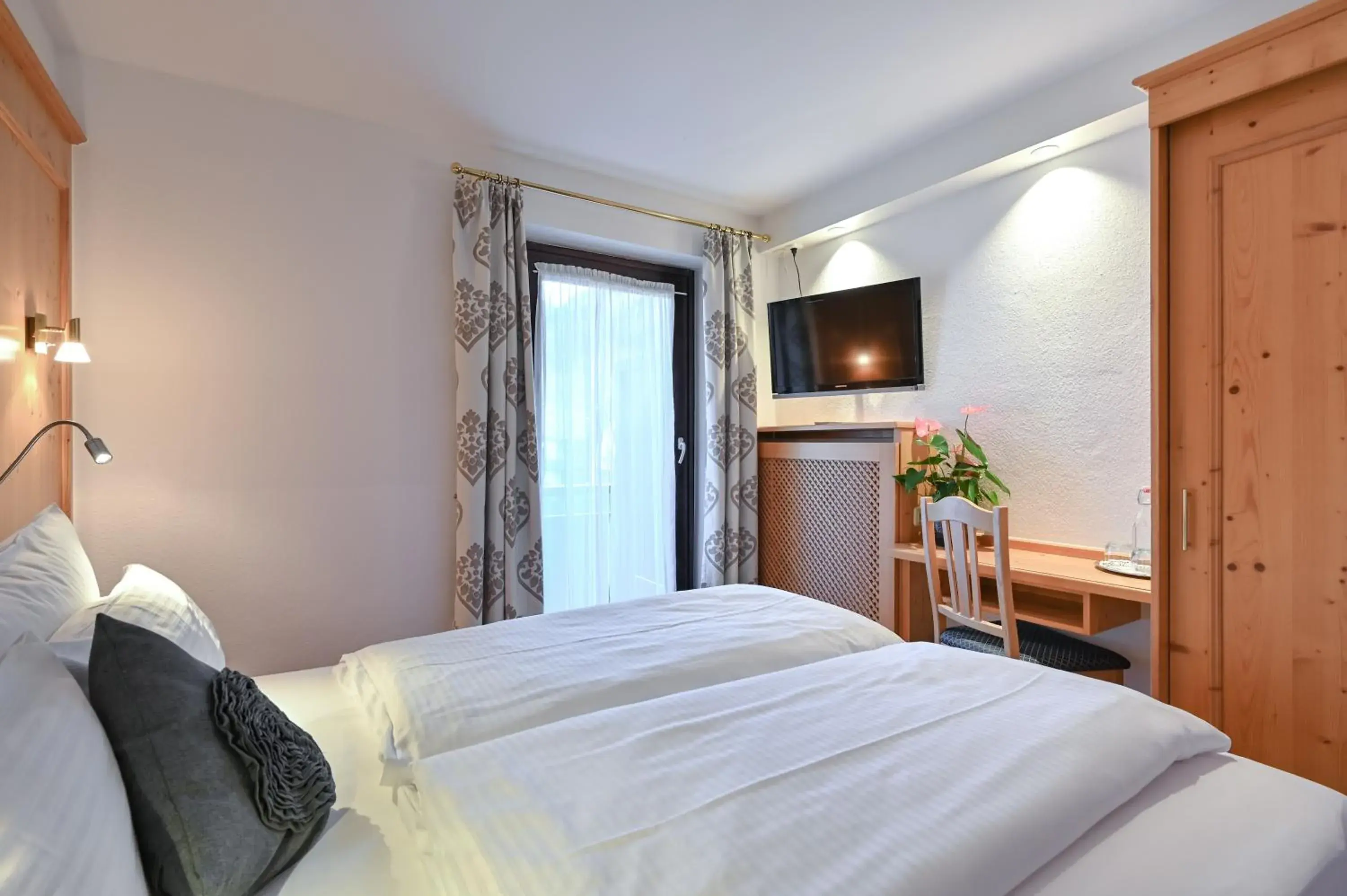 Comfort Double Room - single occupancy in Hotel Alpenstuben Comfort Double Room - single occupancy in Hotel Alpenstuben