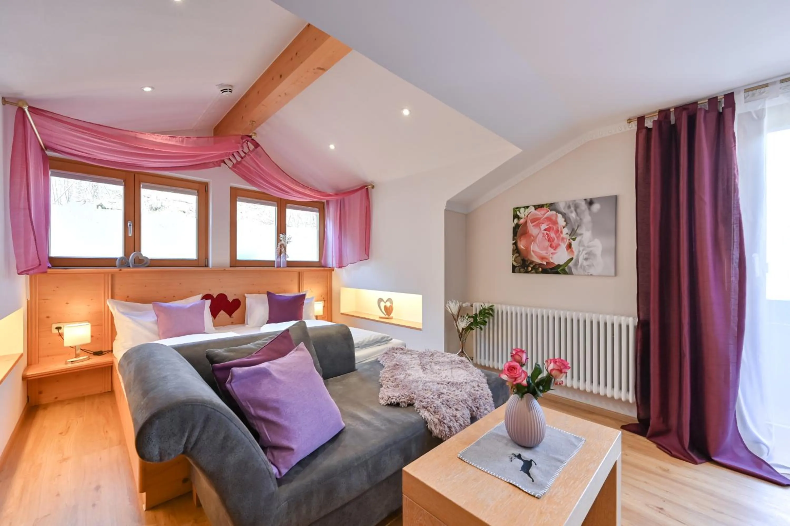 Bed in Hotel Alpenstuben