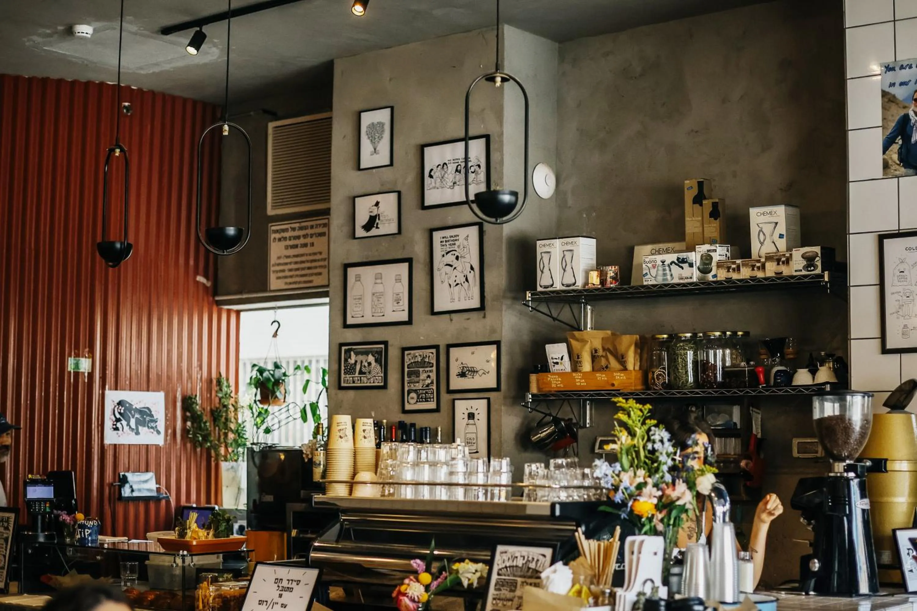 Food and drinks in Domus Metro Hotel