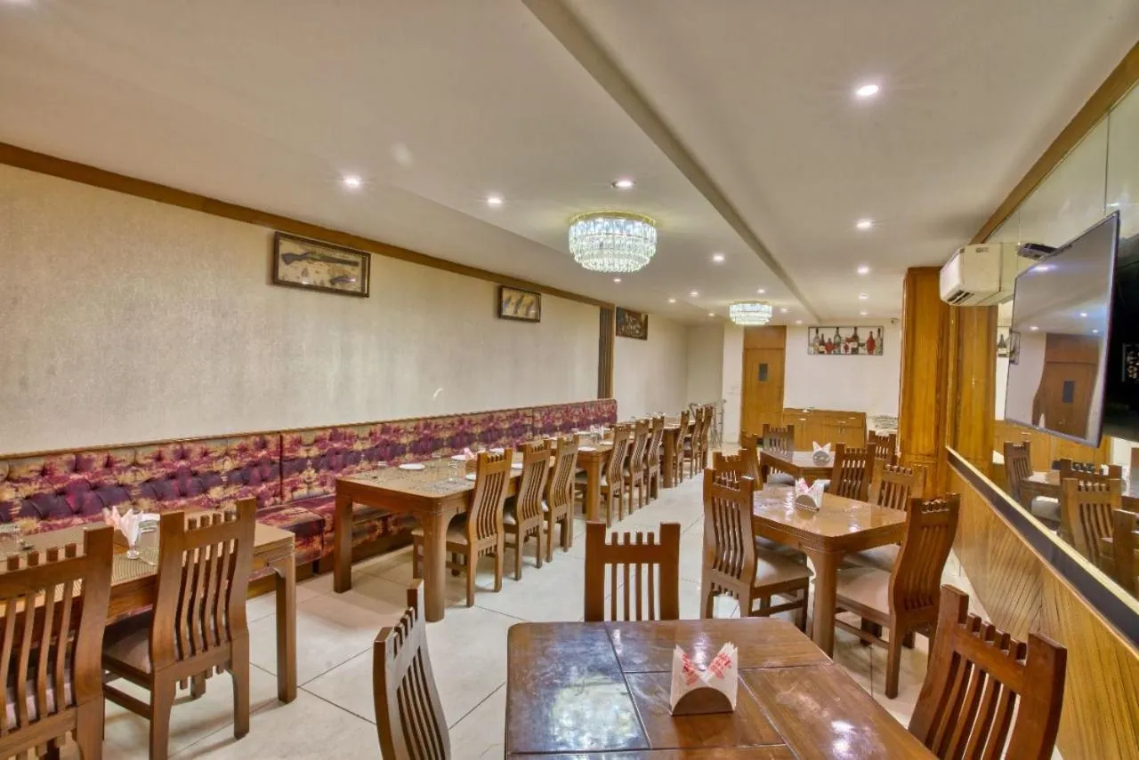 Restaurant/places to eat in Height View Residency