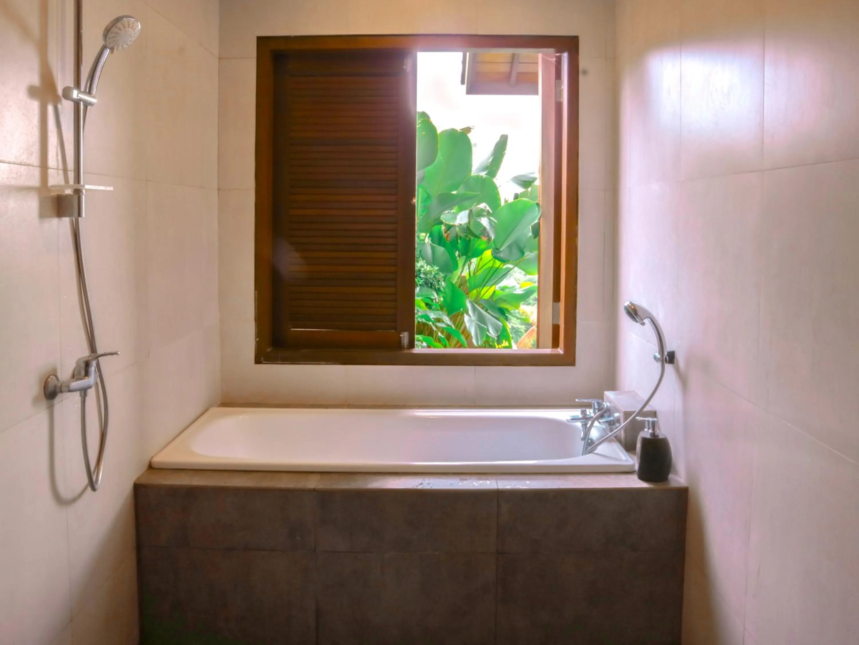 Bathroom in Abinawa Hill