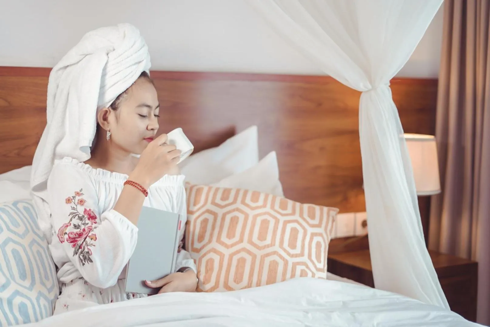 Photo of the whole room, Bed in Abinawa Hill