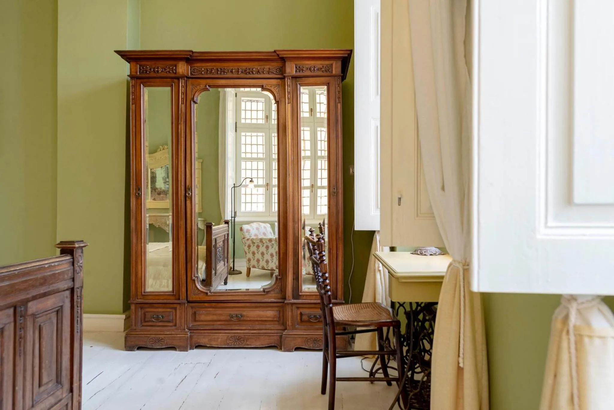 wardrobe in Villa Maria-Syros